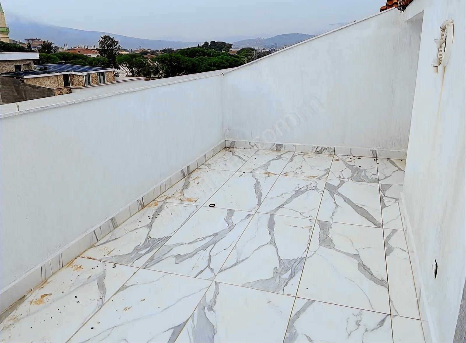 Foça Haciveli'de Tam Merkezde Asansörlü 2+1 Dubleks Daire - Görsel 11