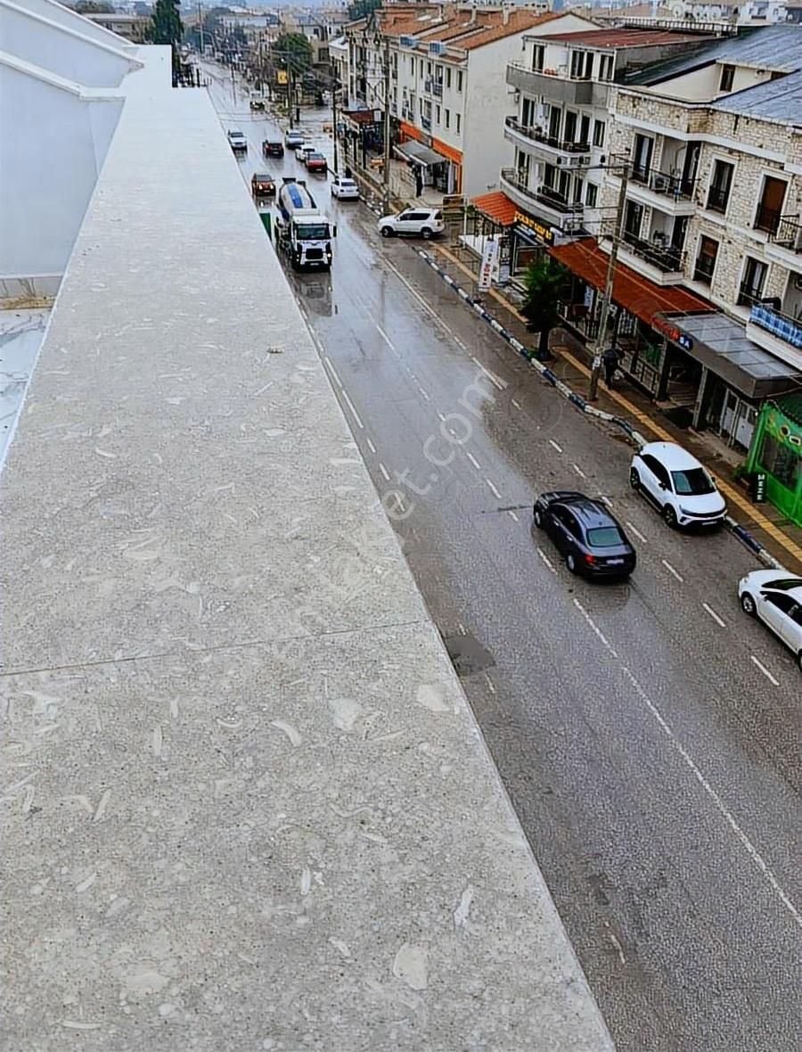 Foça Haciveli'de Tam Merkezde Asansörlü 2+1 Dubleks Daire - Görsel 15