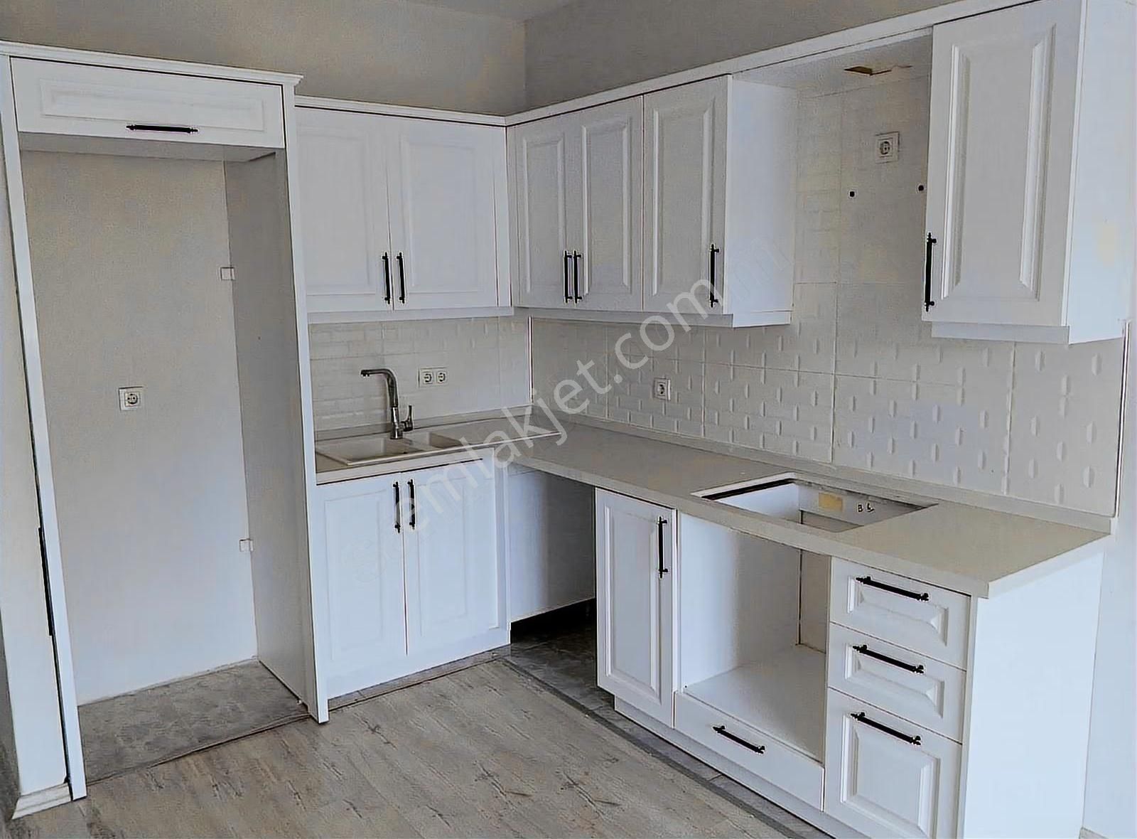 Foça Haciveli'de Tam Merkezde Asansörlü 2+1 Dubleks Daire - Görsel 6