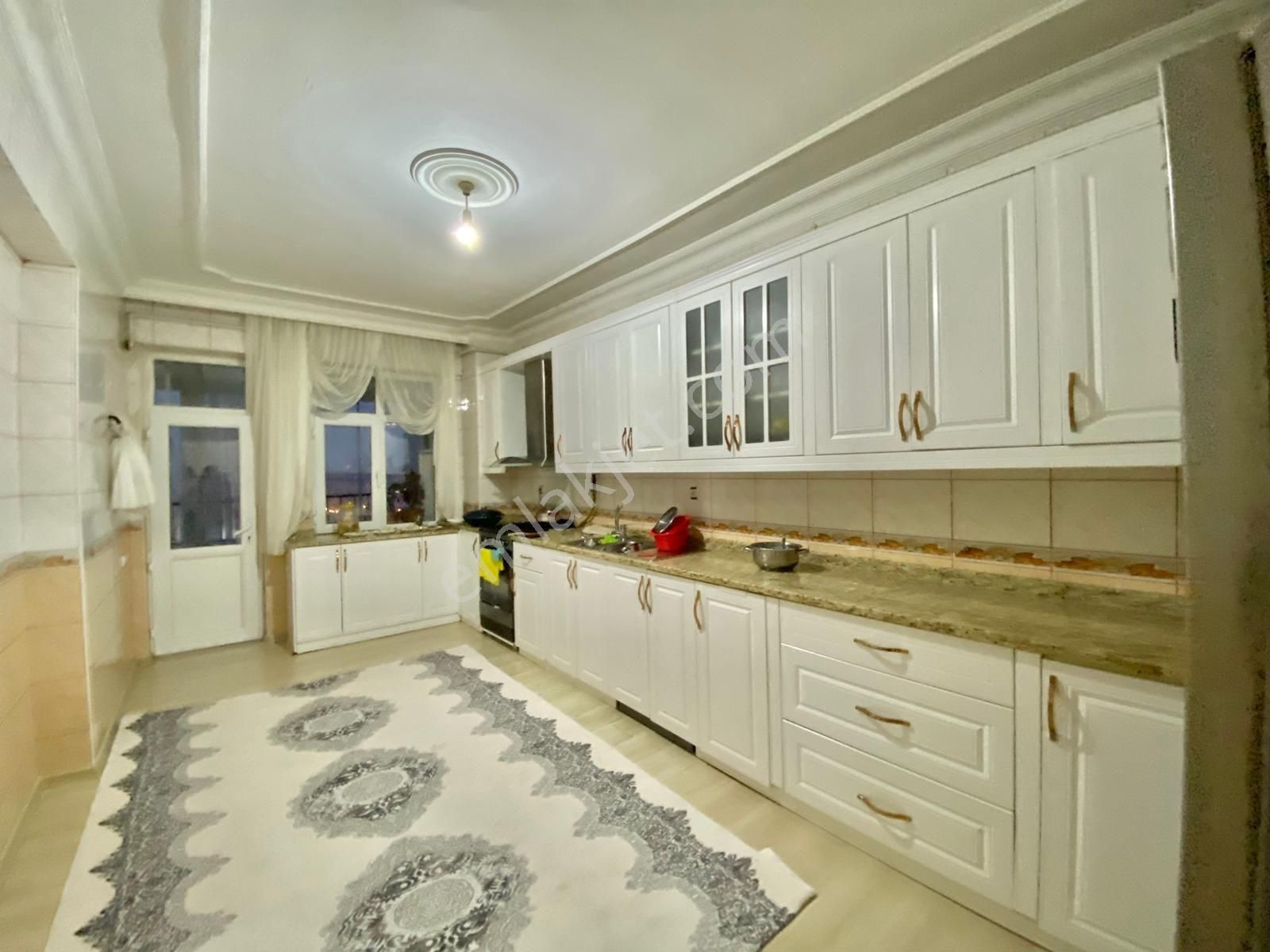 Musa Anter Caddesinde 4+1 Ferah Cepheli Satılık Fırsat Daire! - Görsel 3