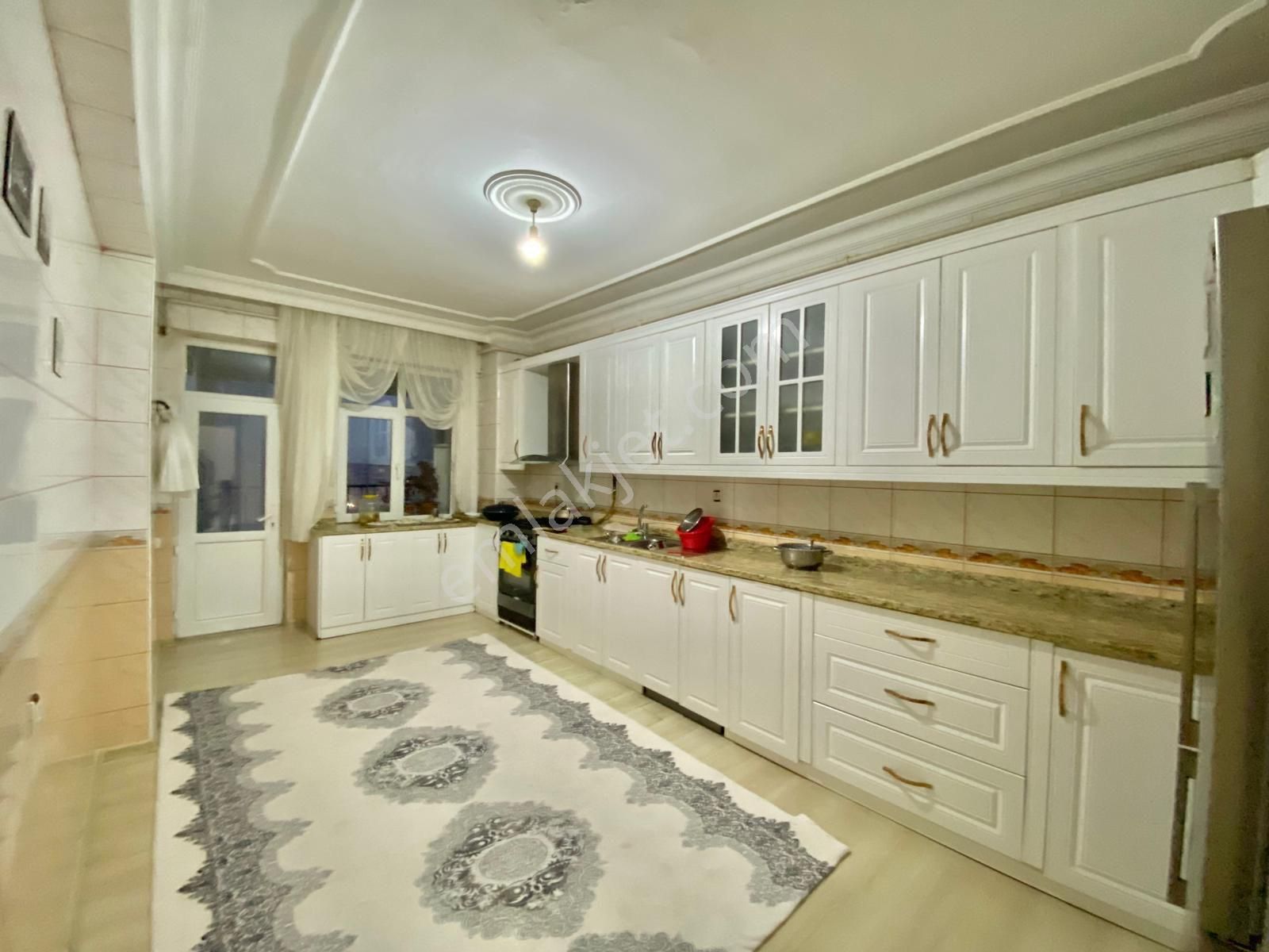 Musa Anter Caddesinde 4+1 Ferah Cepheli Satılık Fırsat Daire! - Görsel 2