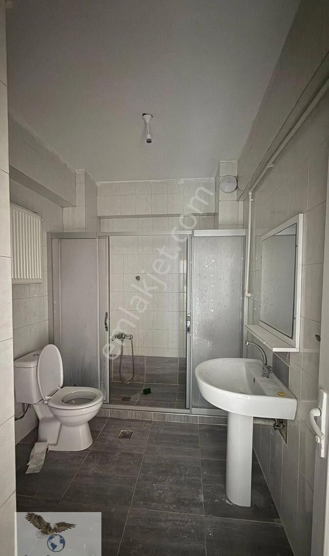 Avcılar Cihangirde Geniş 3+2 Kiralık Daire - Görsel 2