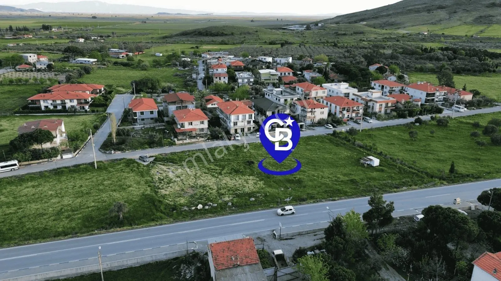 Foça Yenibağarası Anayol Üzeri Kiralık Tarla