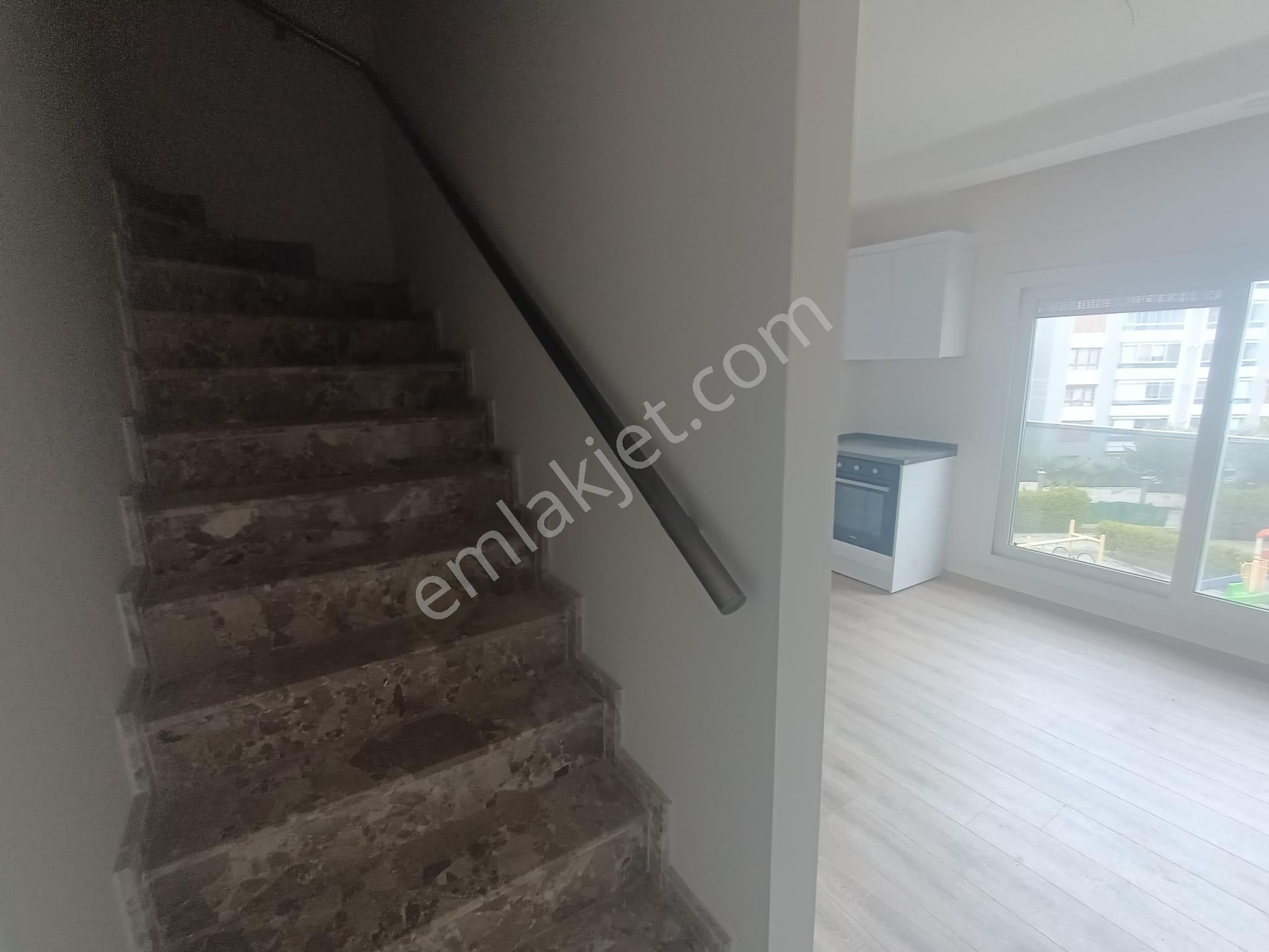 Herşeyi İle Hazır Durumda 3+1 Teraslı Dublex Sıfır Daire - Görsel 13