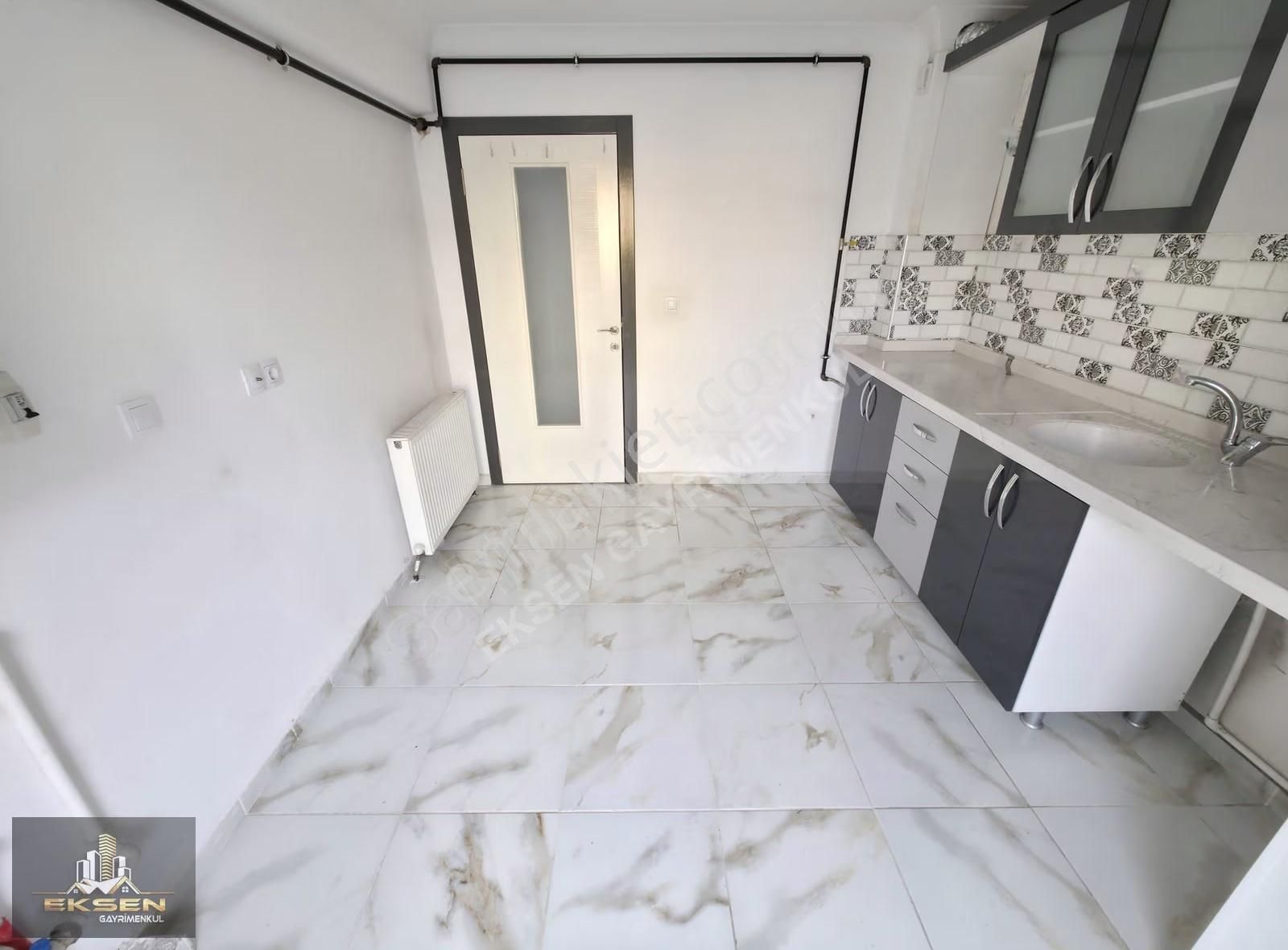 Merkezi Konumda 2.kat 3+1 Ön Cephe Kiralık Daire - Görsel 19