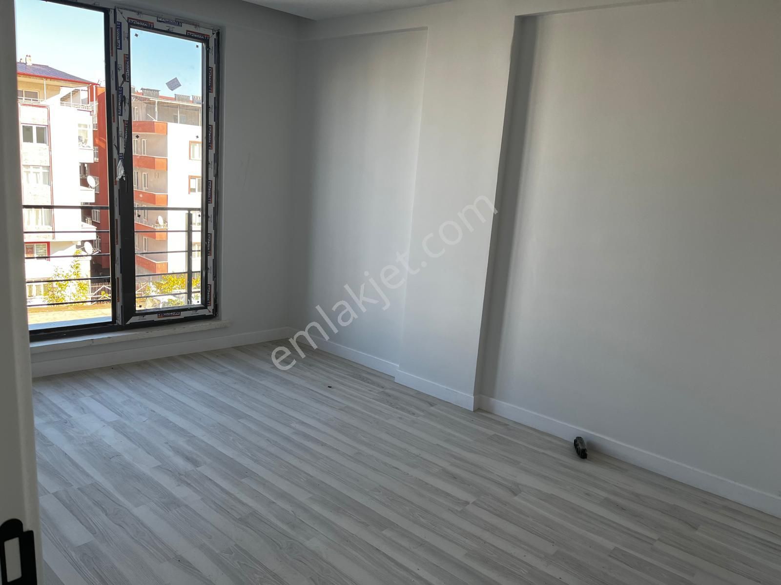 Akgün Kurumsaldan İlyasköy'de Caddeye Cephe Satılık 2+1 Daireler - Görsel 3