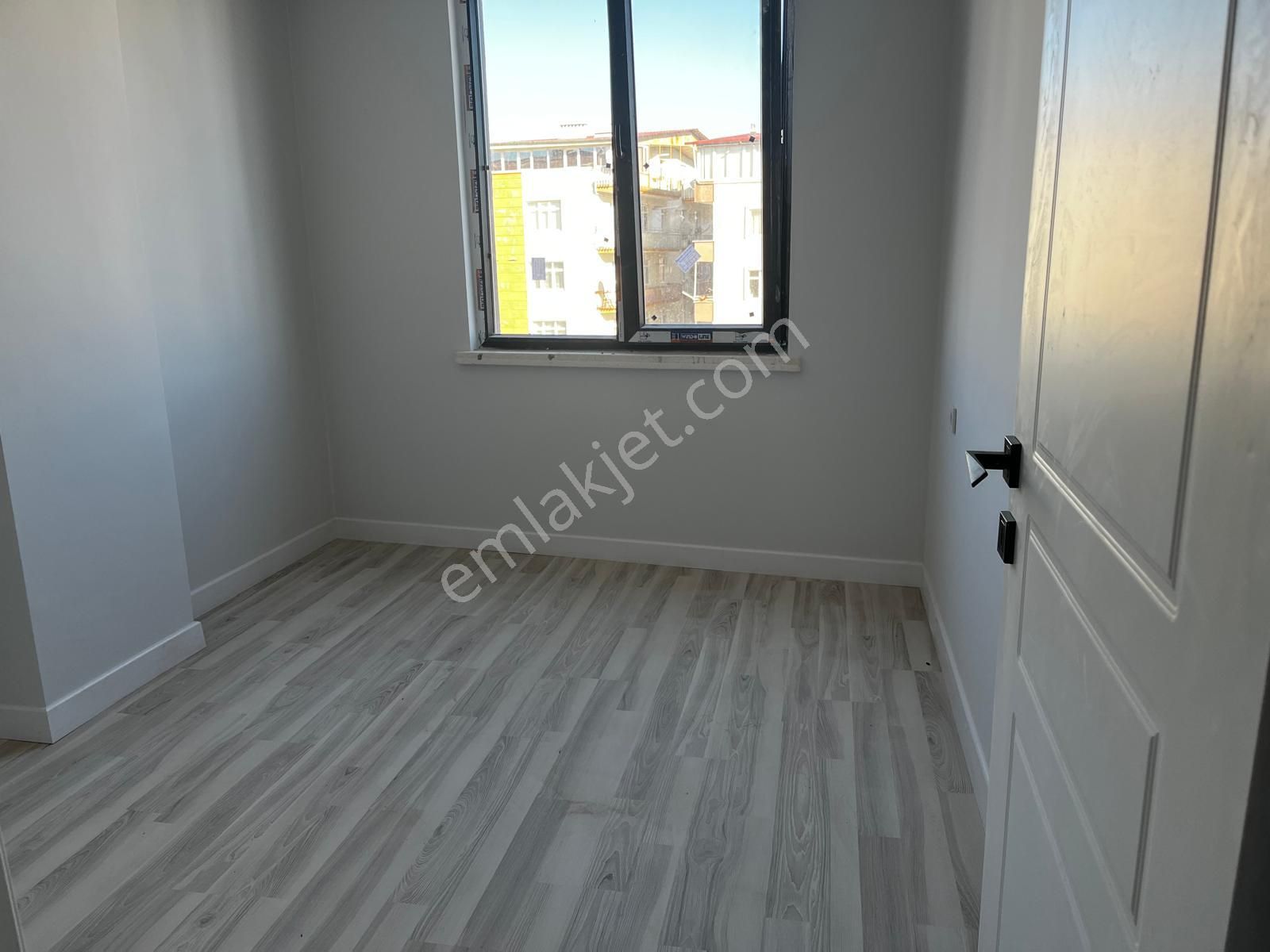 Akgün Kurumsaldan İlyasköy'de Caddeye Cephe Satılık 2+1 Daireler - Görsel 4