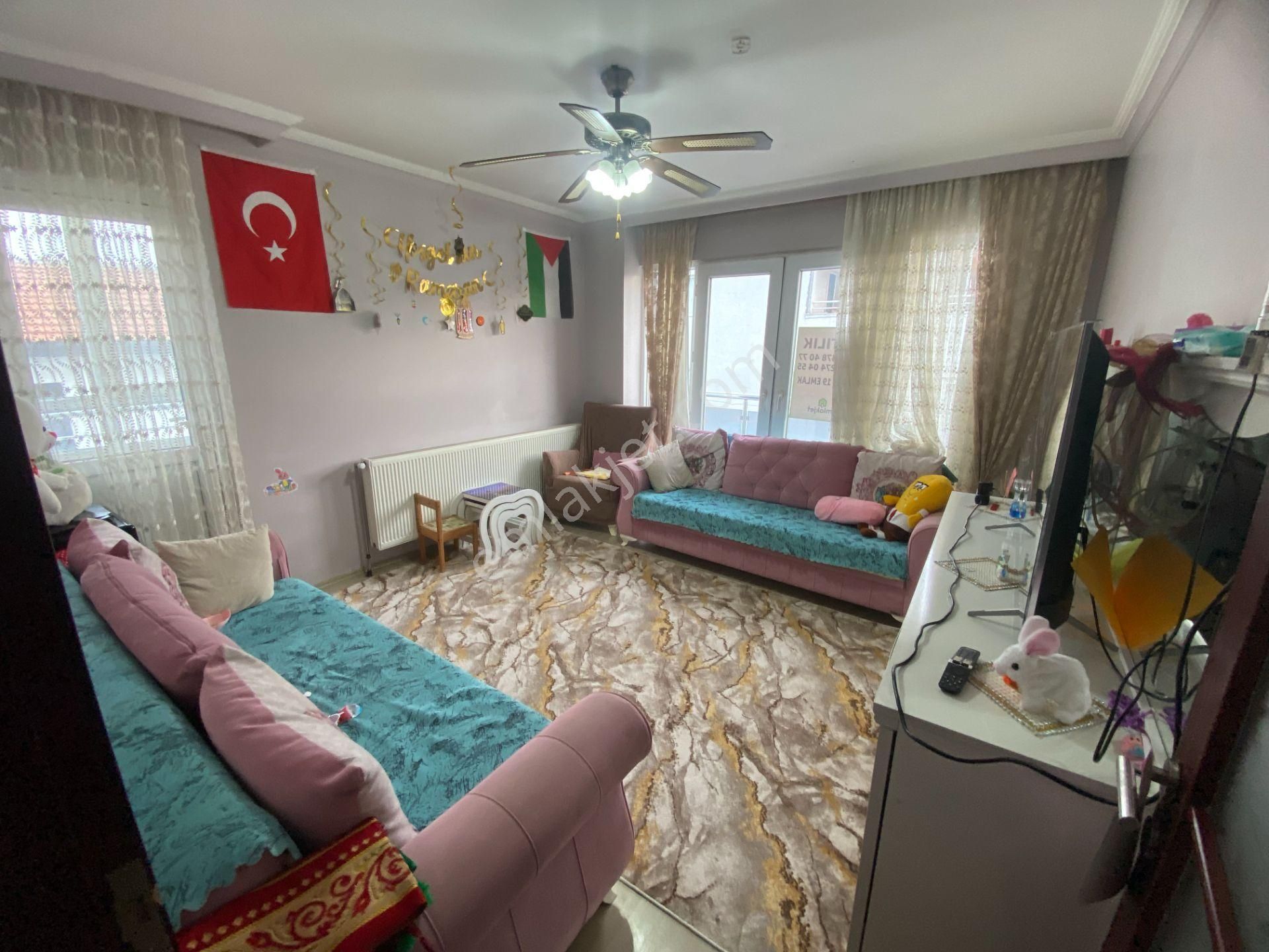 Elvanda Satılık 3+1 Teras Asansörlü Güneş İçinde - Görsel 2