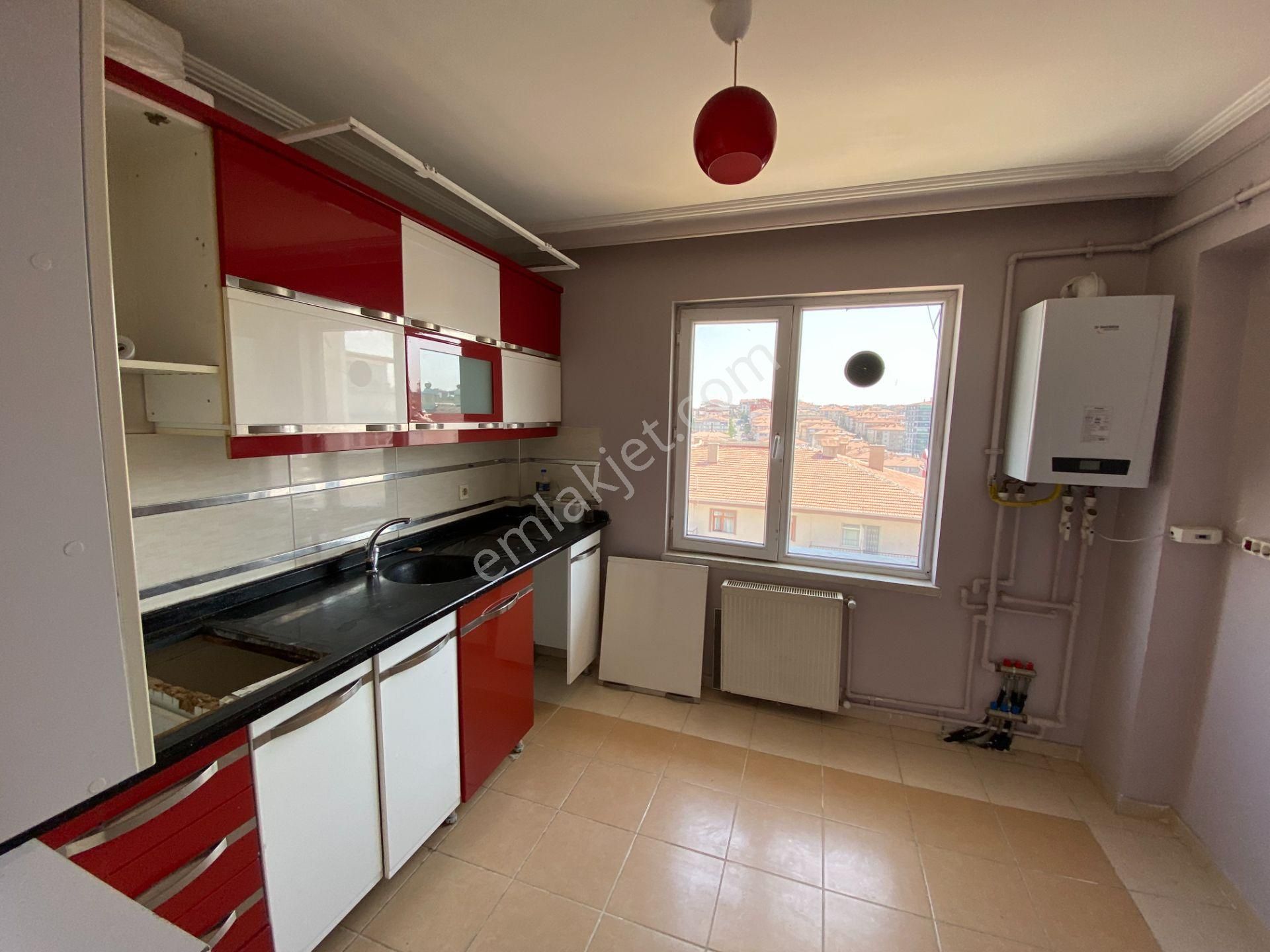 Elvanda Satılık 3+1 Teras Asansörlü Güneş İçinde - Görsel 21