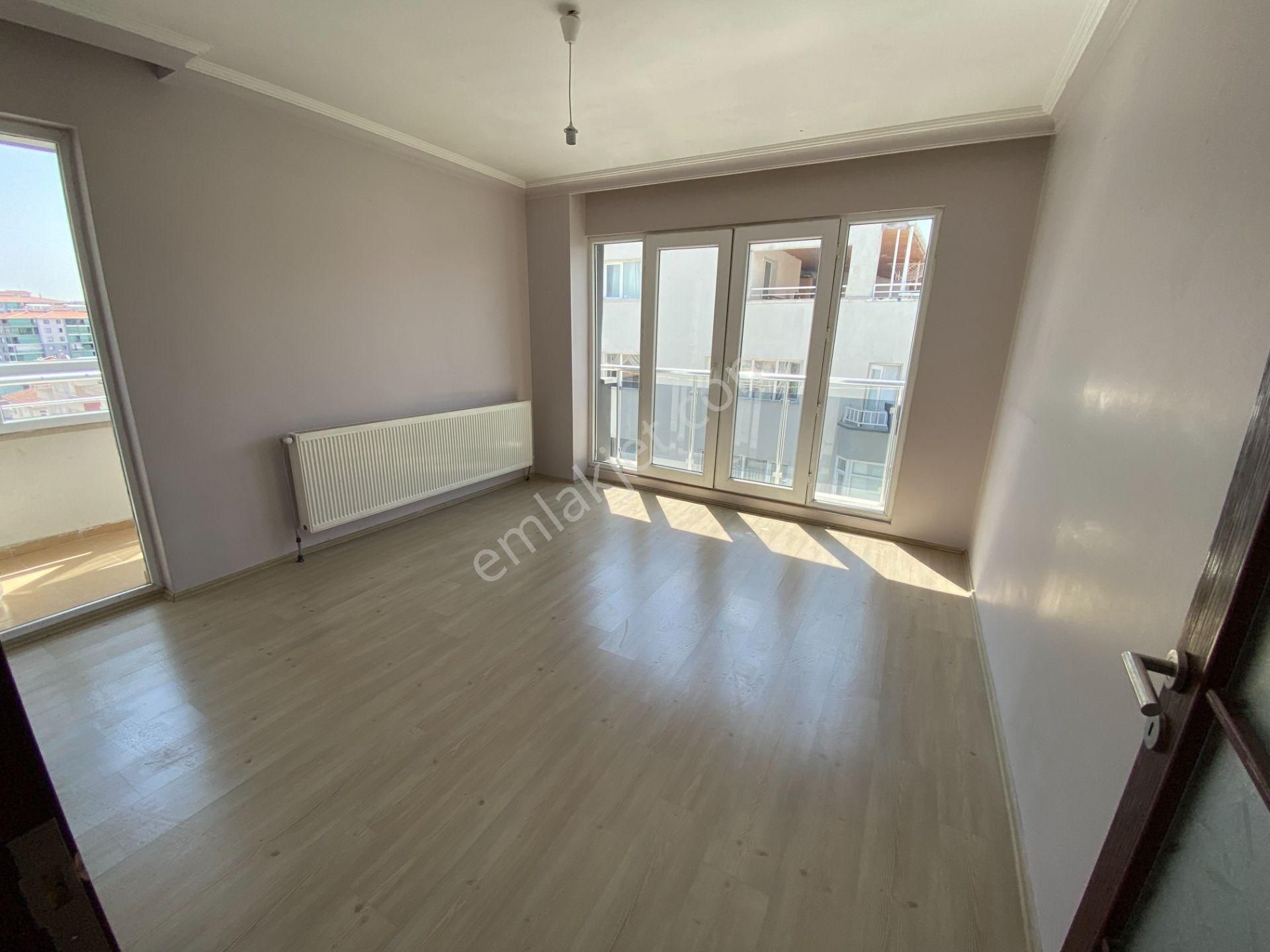 Elvanda Satılık 3+1 Teras Asansörlü Güneş İçinde - Görsel 23