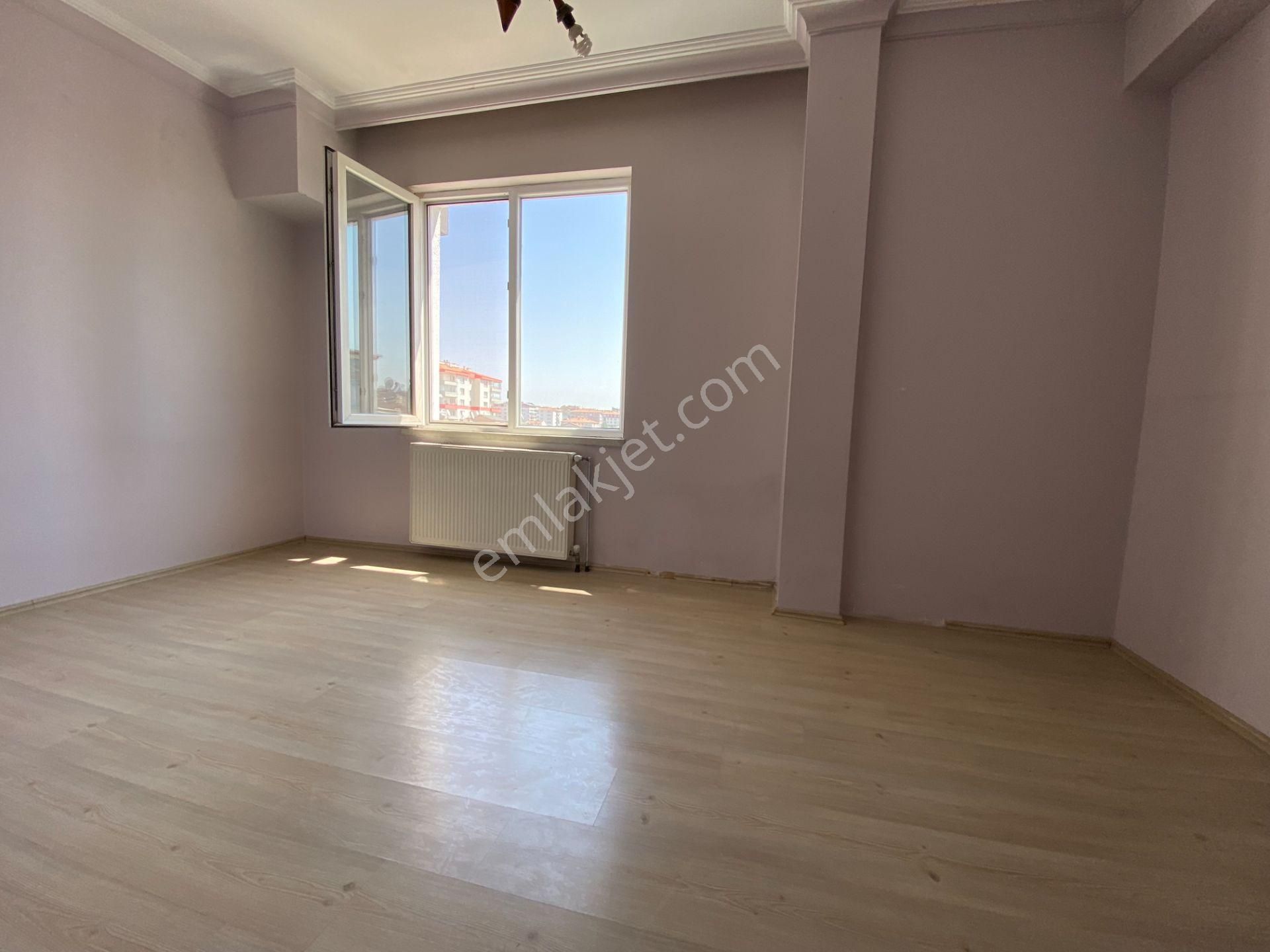 Elvanda Satılık 3+1 Teras Asansörlü Güneş İçinde - Görsel 20