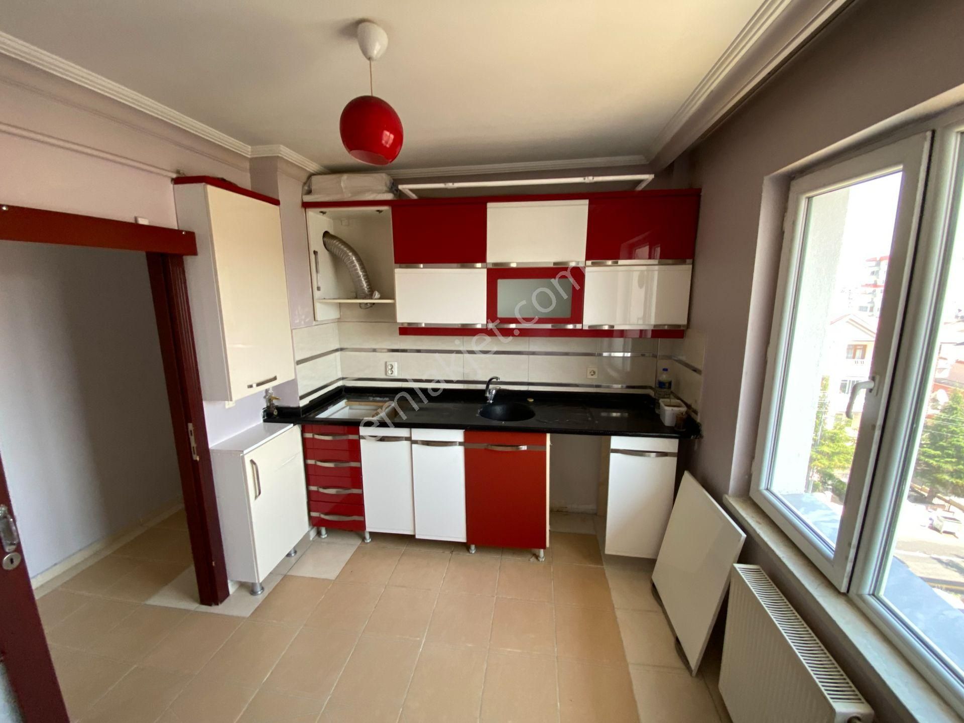 Elvanda Satılık 3+1 Teras Asansörlü Güneş İçinde - Görsel 25