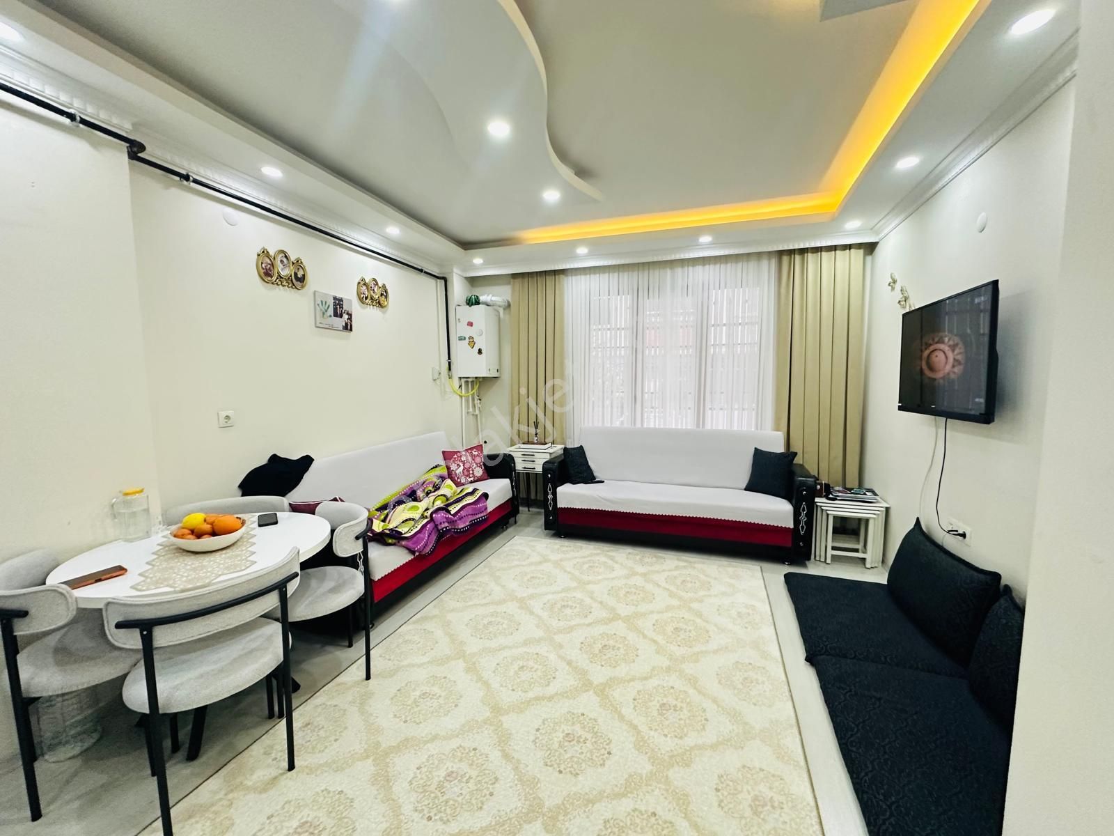 Has Seba'da İnönüde Cadde Dibinde Fırsat 2+1 70m Yeni Bina Daire