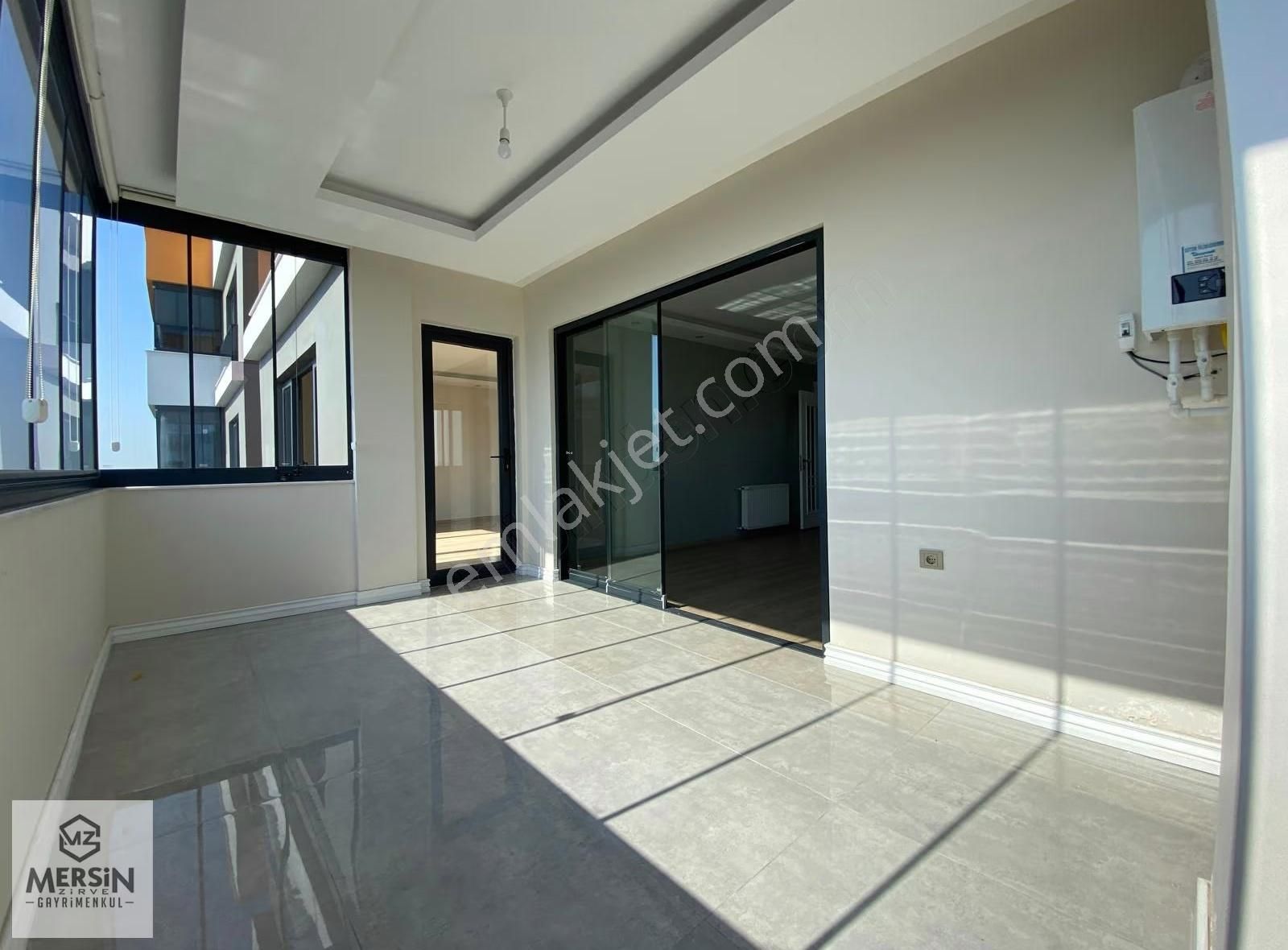 Mezitli Akdeniz'de Kiralık Geniş 4+1 Daire - Görsel 6