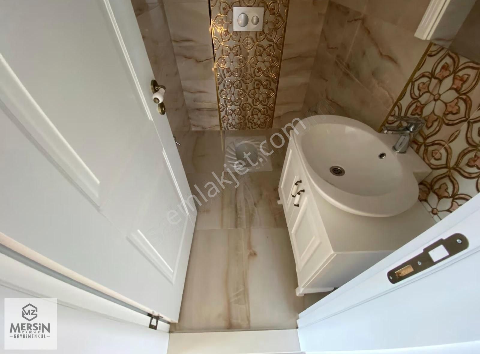 Mezitli Akdeniz'de Kiralık Geniş 4+1 Daire - Görsel 14