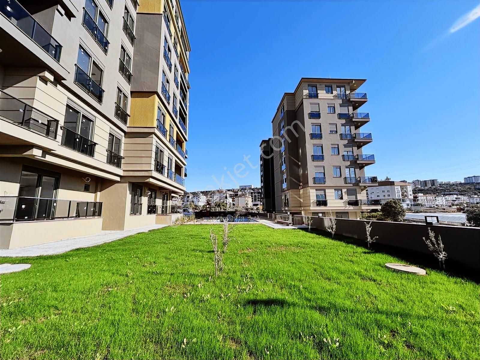 Göçerler'de Kiralık 1+1 Eşyalı Veya Eşyasız Site İçi Havuzlu - Görsel 2