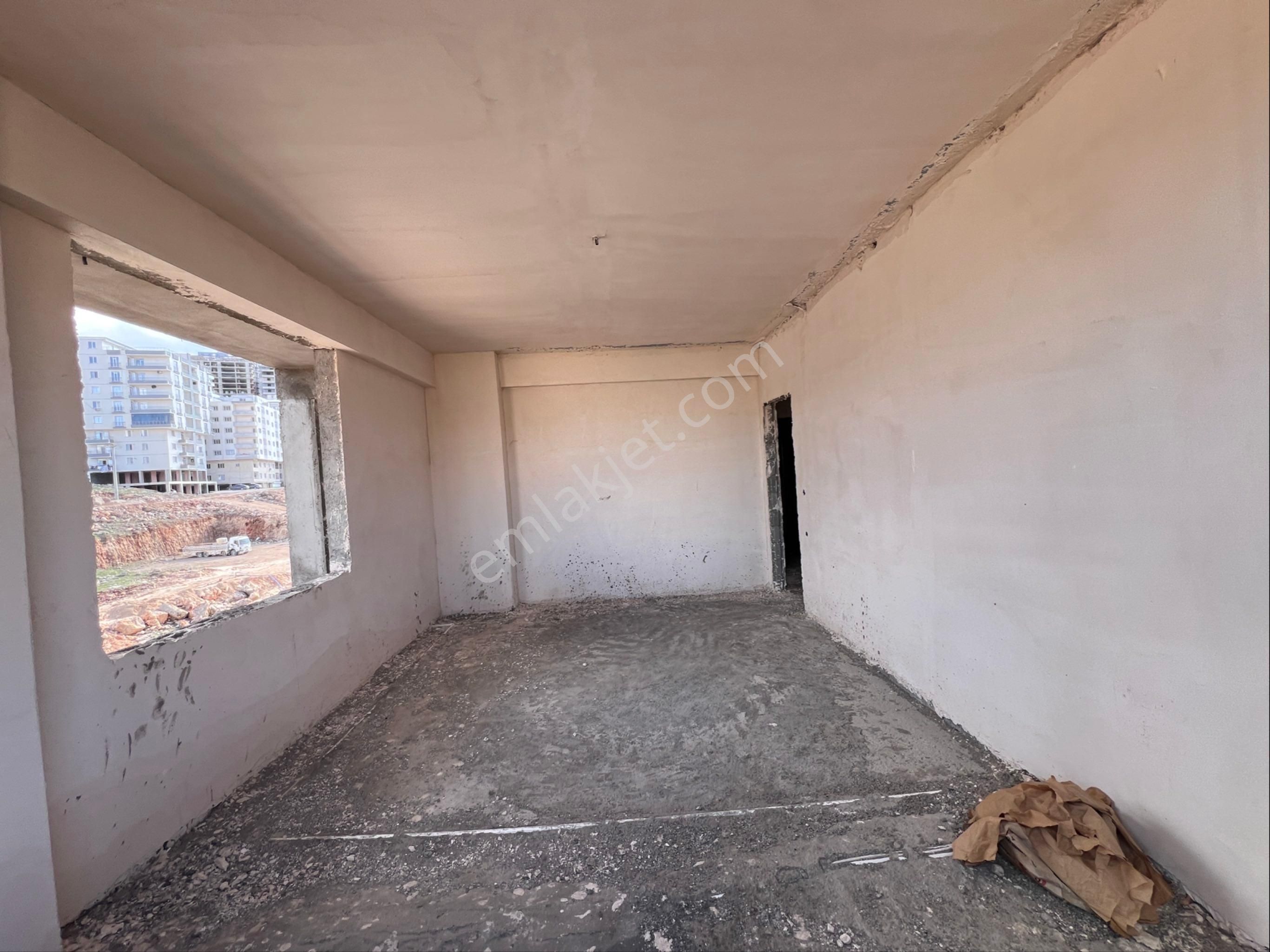 Murat Emlaktan Gelişen Bölgede Siteli Ara Kat 2+1 Dairemiz Satılıktır - Görsel 6