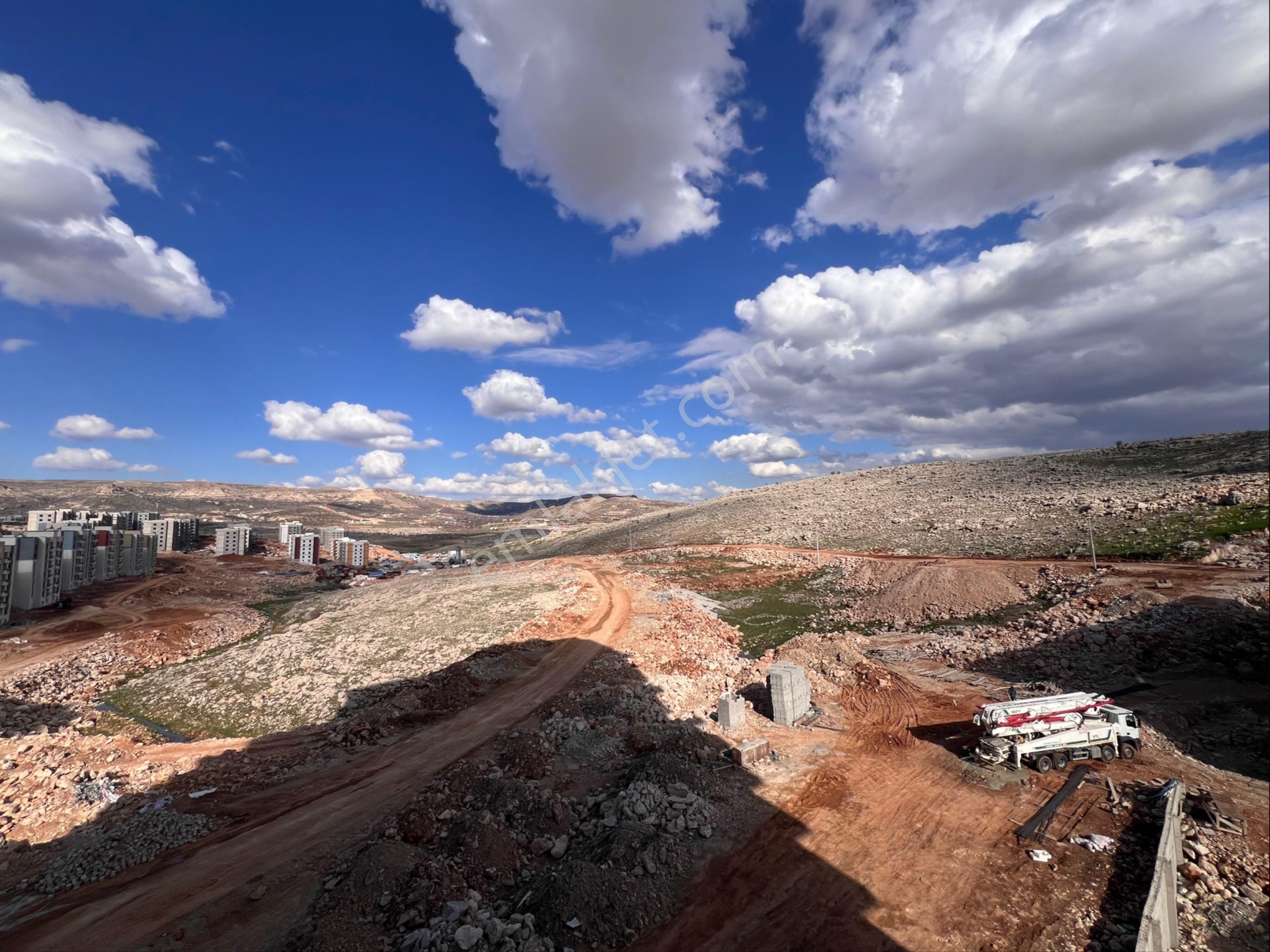 Murat Emlaktan Gelişen Bölgede Siteli Ara Kat 2+1 Dairemiz Satılıktır - Görsel 13