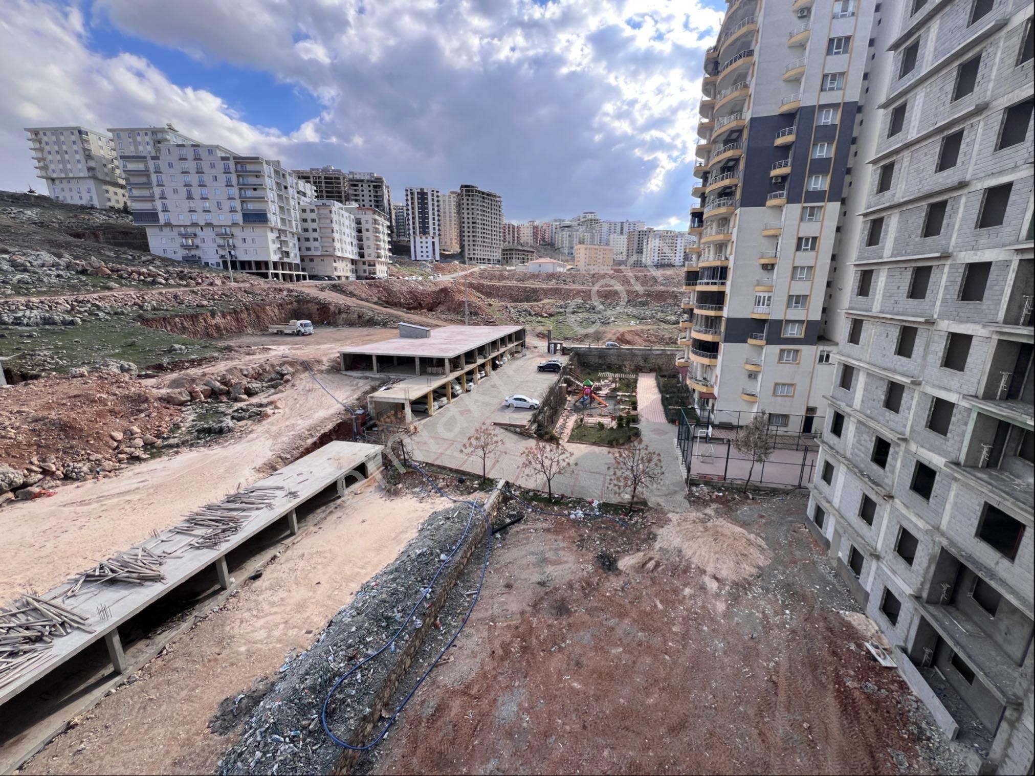 Murat Emlaktan Gelişen Bölgede Siteli Ara Kat 2+1 Dairemiz Satılıktır - Görsel 11