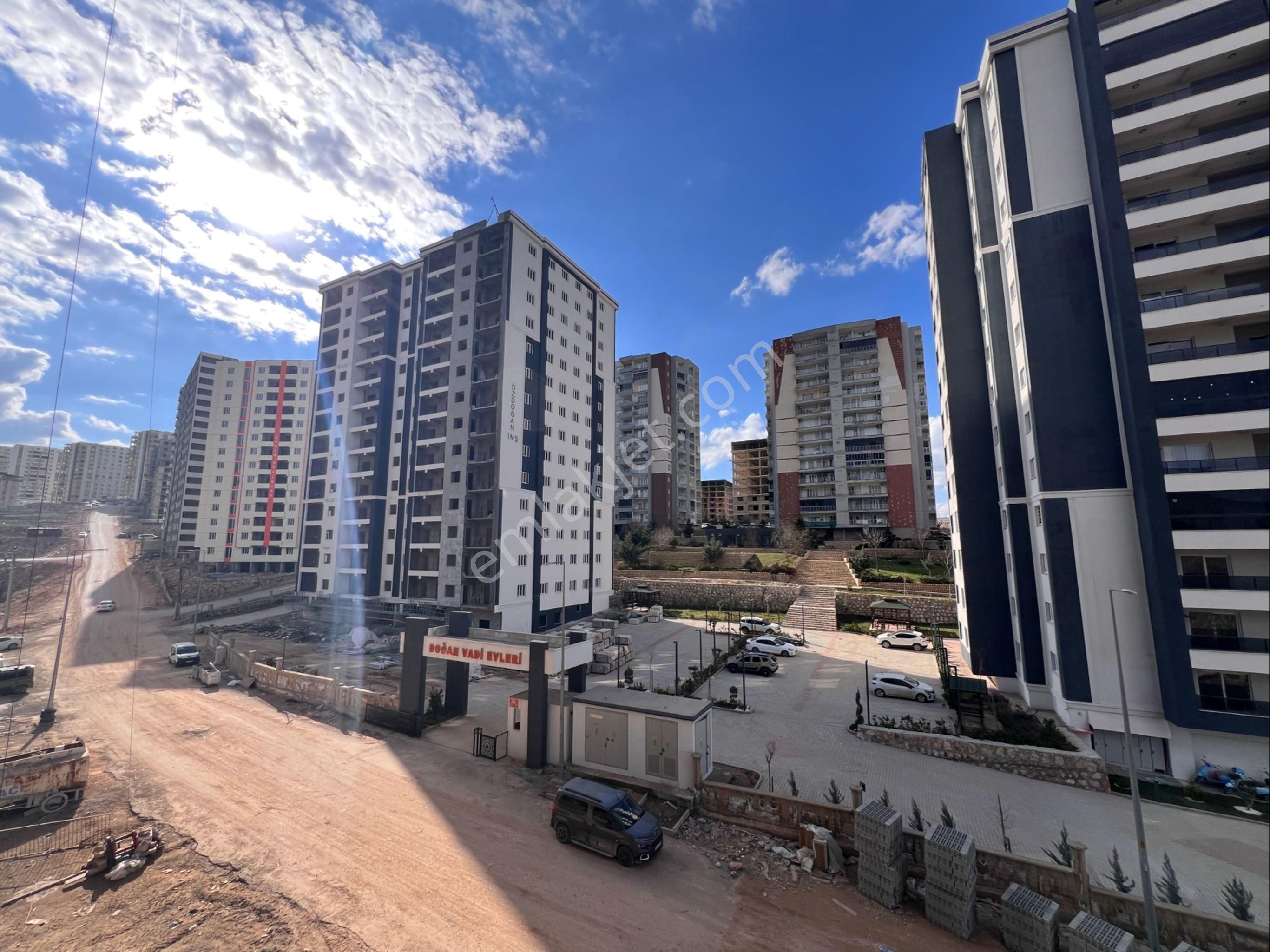 Murat Emlaktan Gelişen Bölgede Siteli Ara Kat 2+1 Dairemiz Satılıktır - Görsel 31