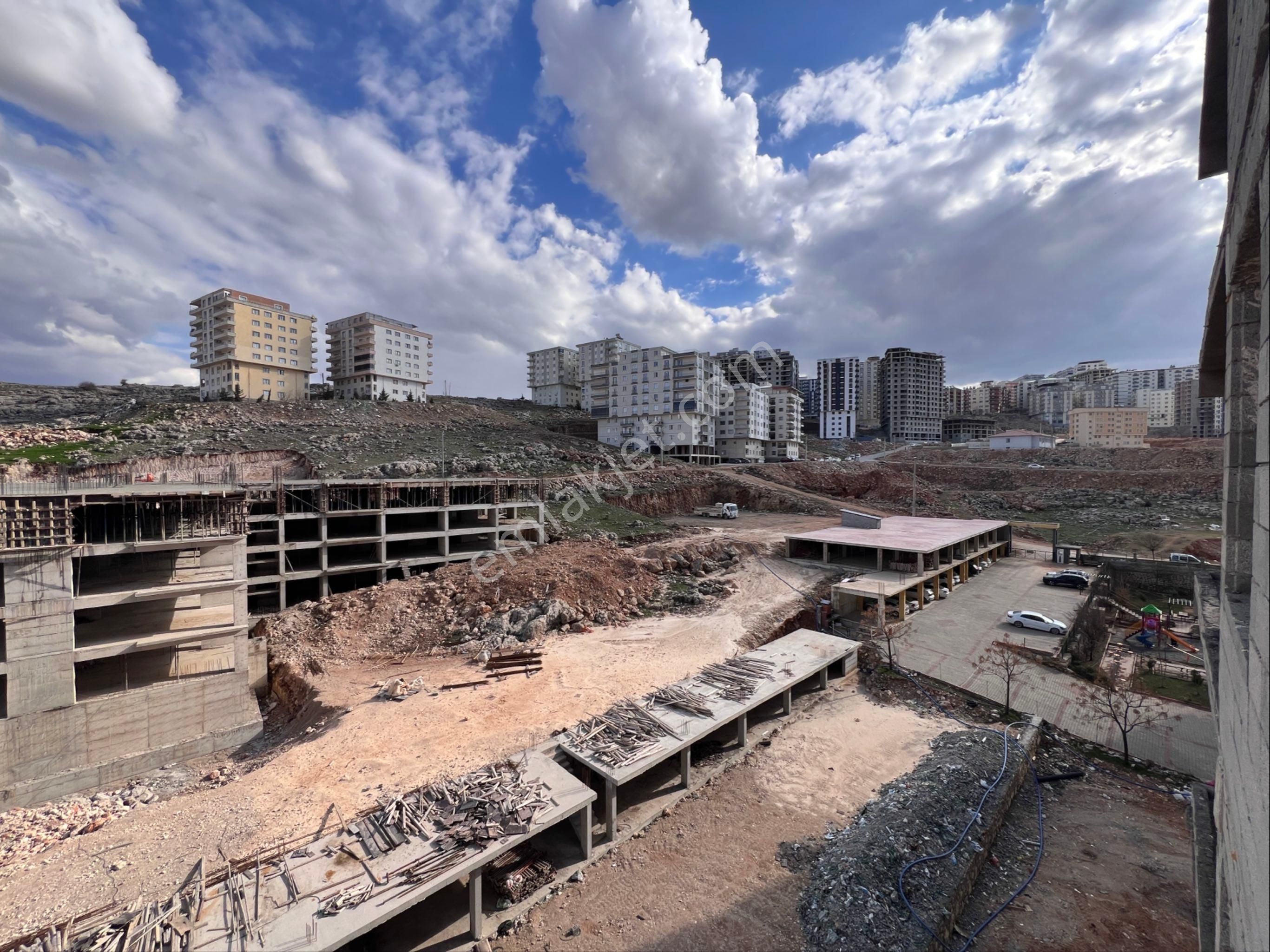 Murat Emlaktan Gelişen Bölgede Siteli Ara Kat 2+1 Dairemiz Satılıktır - Görsel 10