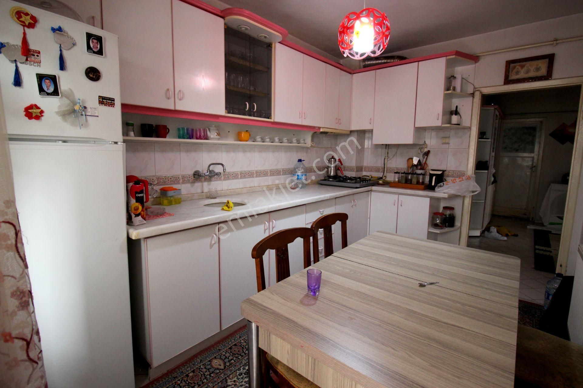 Emre Emlak'tan Akşemsettin'de Katta Ön Cephe 3+1 Satılık Daire - Görsel 9