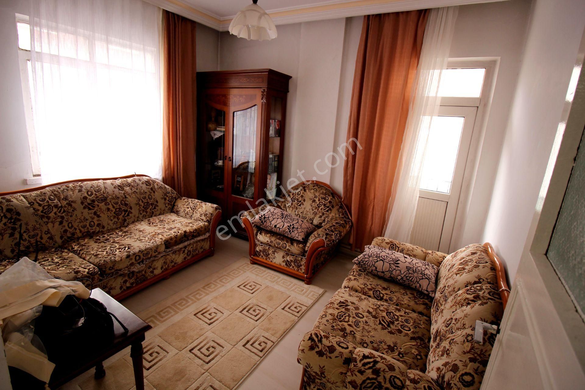 Emre Emlak'tan Akşemsettin'de Katta Ön Cephe 3+1 Satılık Daire - Görsel 14