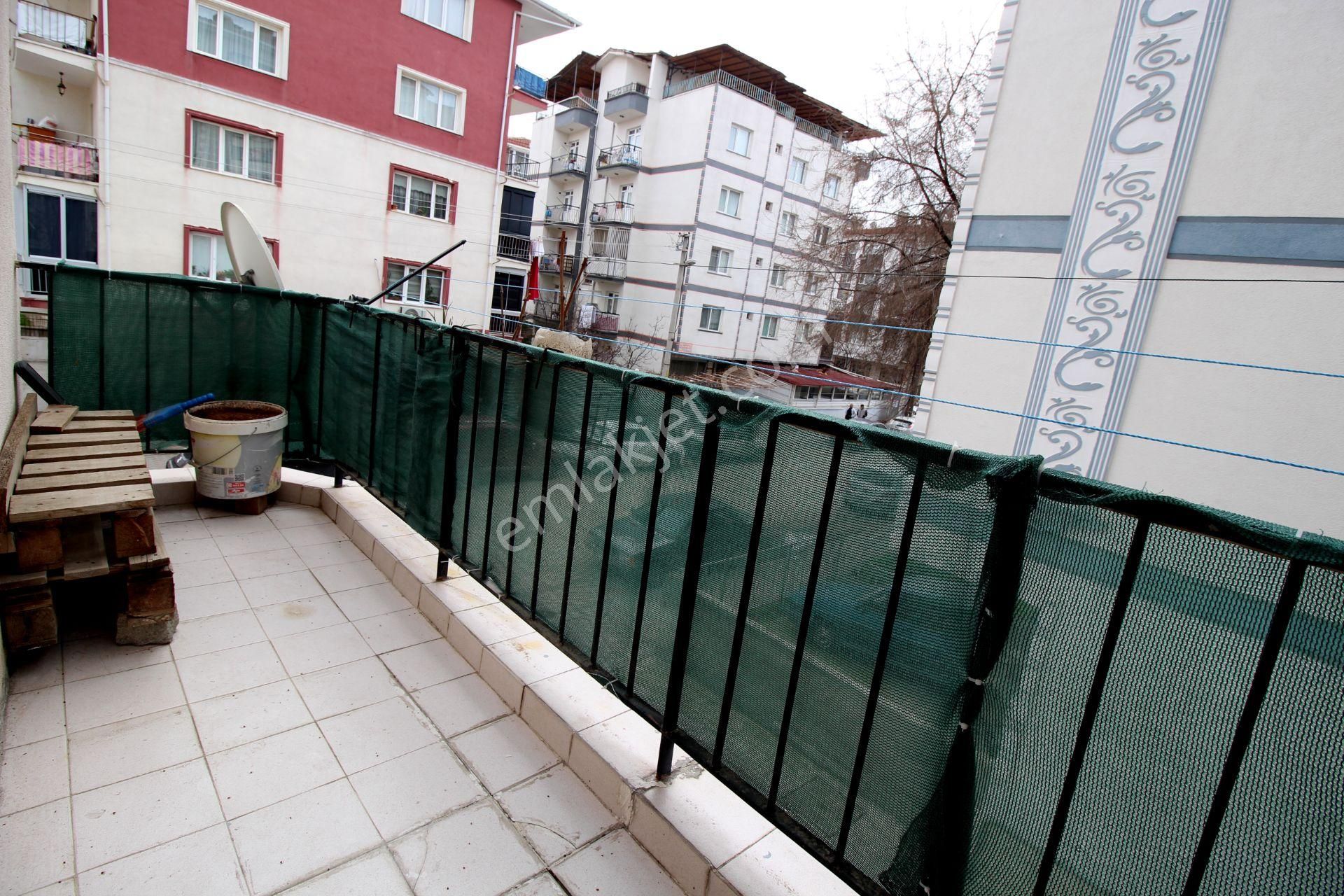 Emre Emlak'tan Akşemsettin'de Katta Ön Cephe 3+1 Satılık Daire - Görsel 16