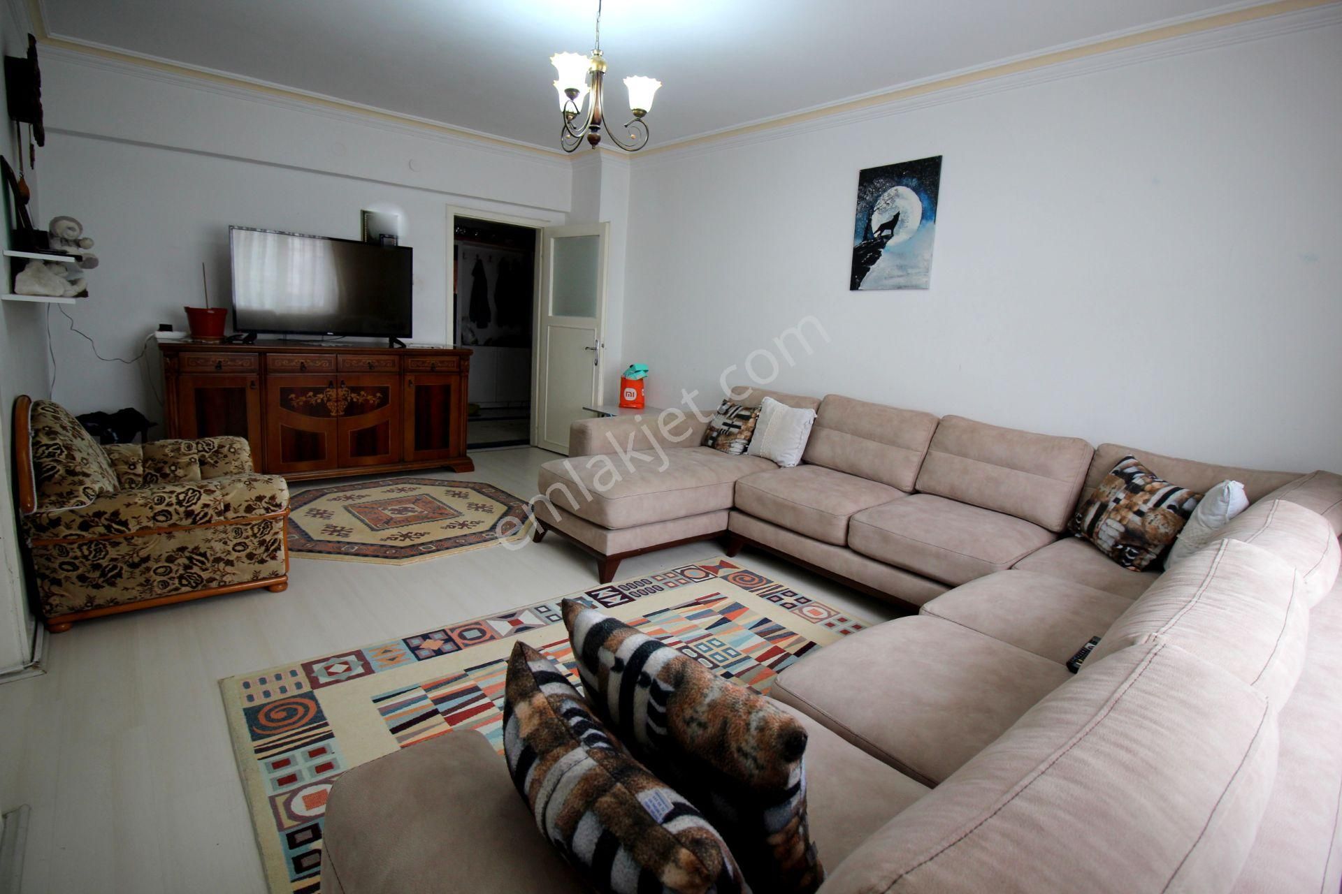 Emre Emlak'tan Akşemsettin'de Katta Ön Cephe 3+1 Satılık Daire - Görsel 5