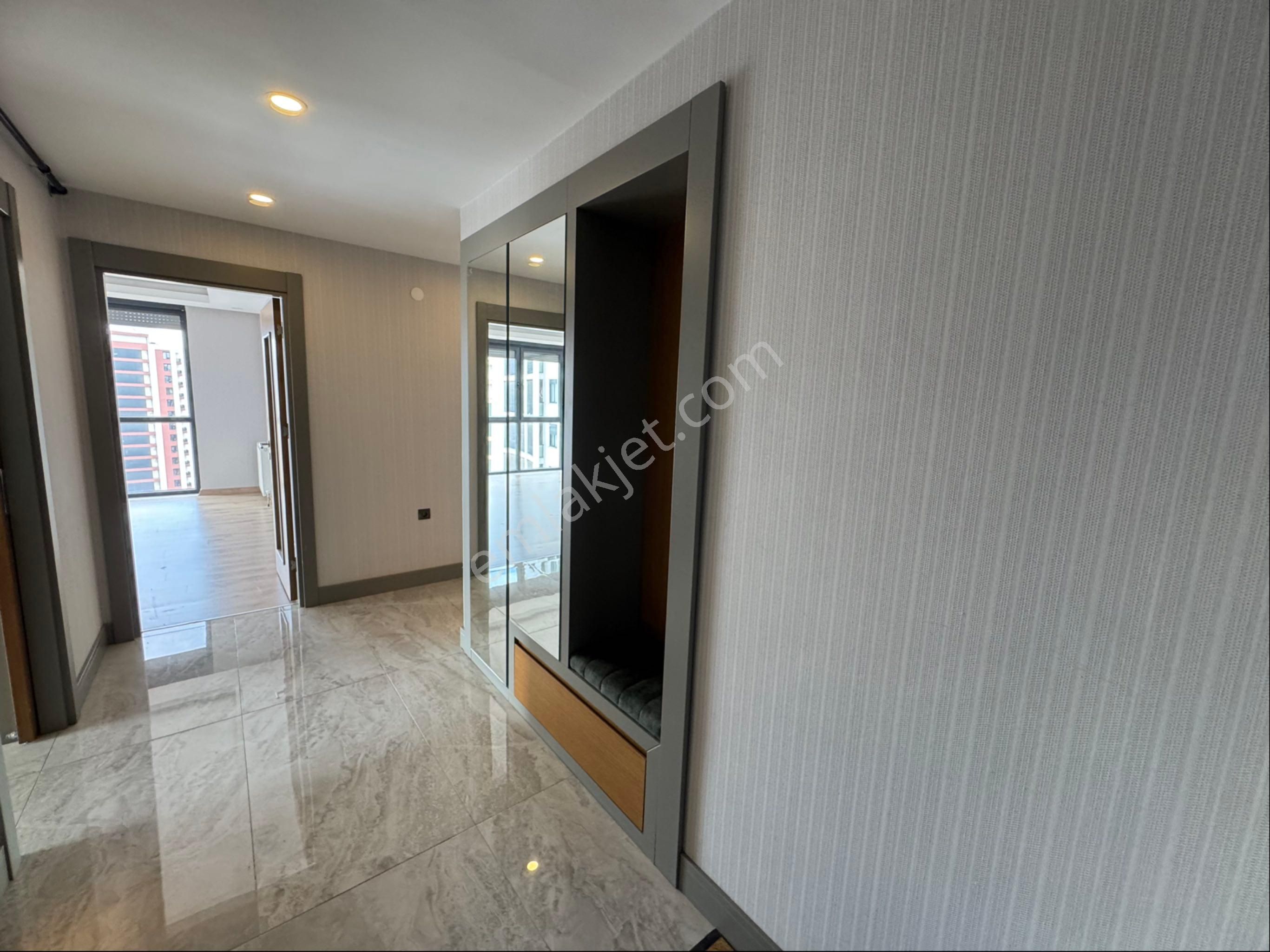 Rengi Antalya Sitesinde 3+1 Doğalgazlı Ebeveyn Banyolu - Görsel 12