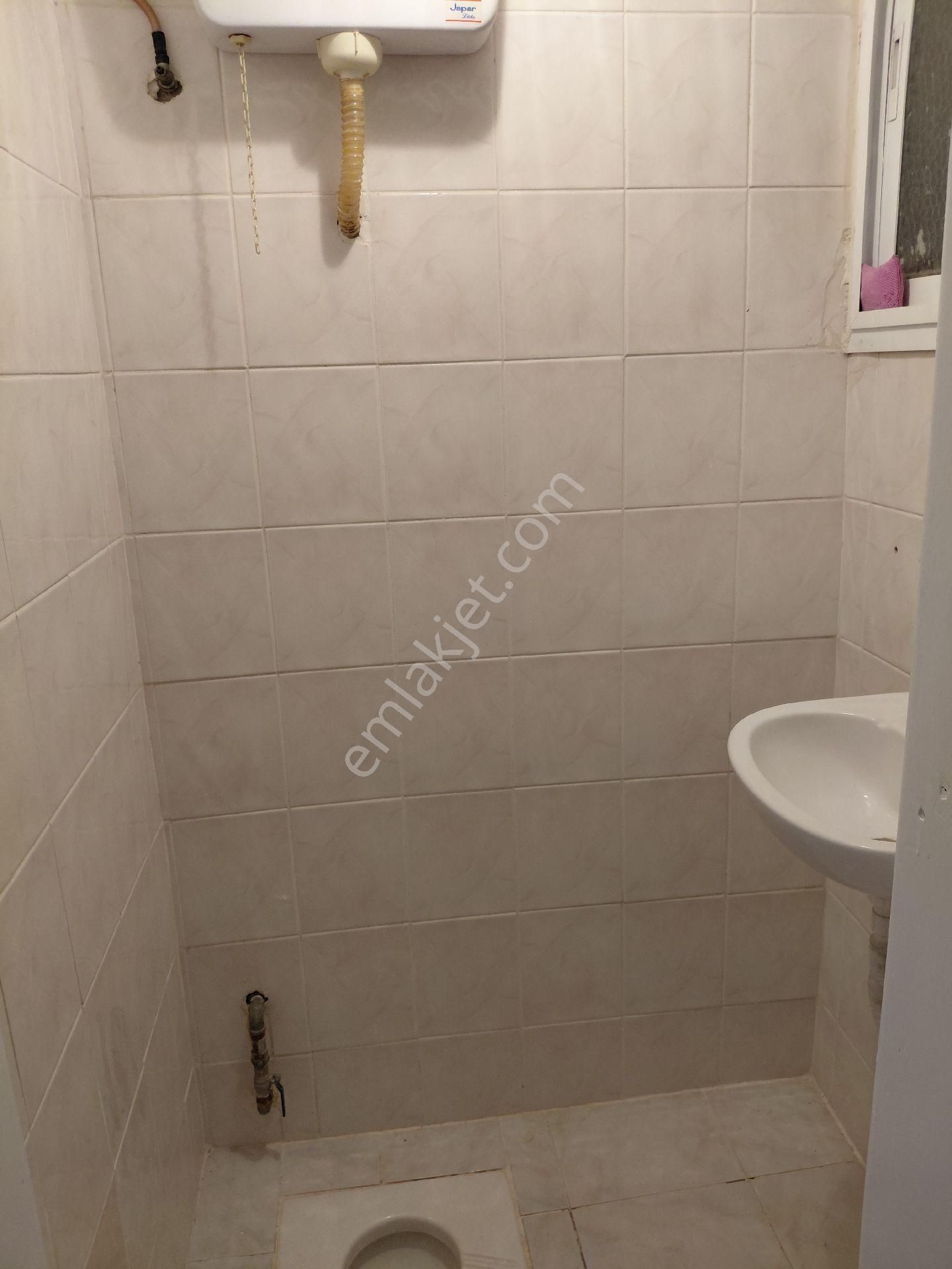 Buca Efeler Mahallesinde Kiralık Okul Yolunda 3+1 4.kat 120m2 Doğalgazlı Çift Balkonlu Klasik Daire - Görsel 10
