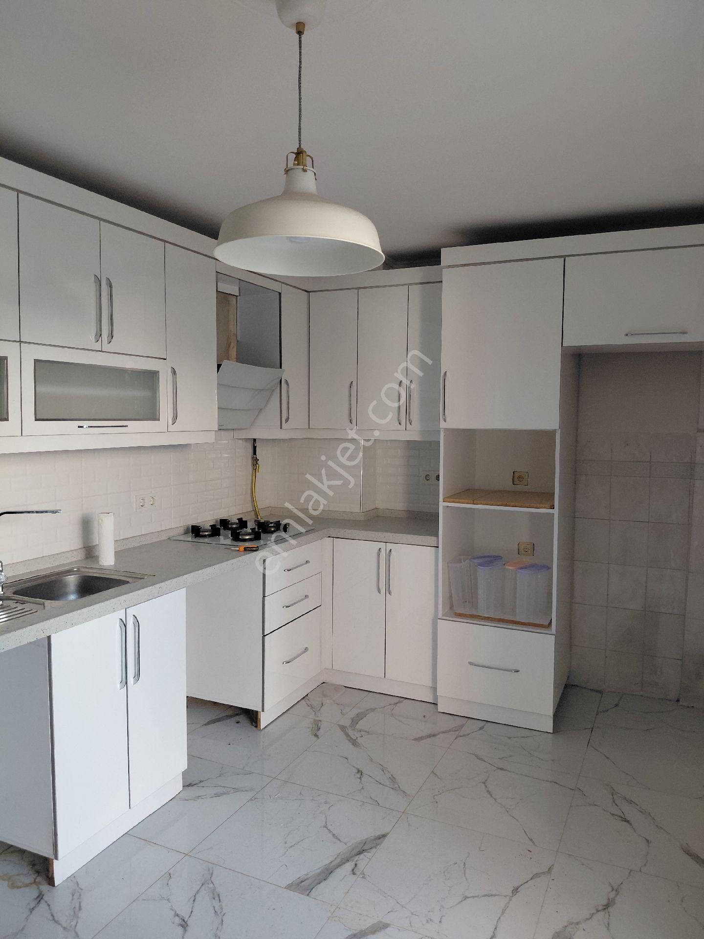 Buca Efeler Mahallesinde Kiralık Okul Yolunda 3+1 4.kat 120m2 Doğalgazlı Çift Balkonlu Klasik Daire - Görsel 17