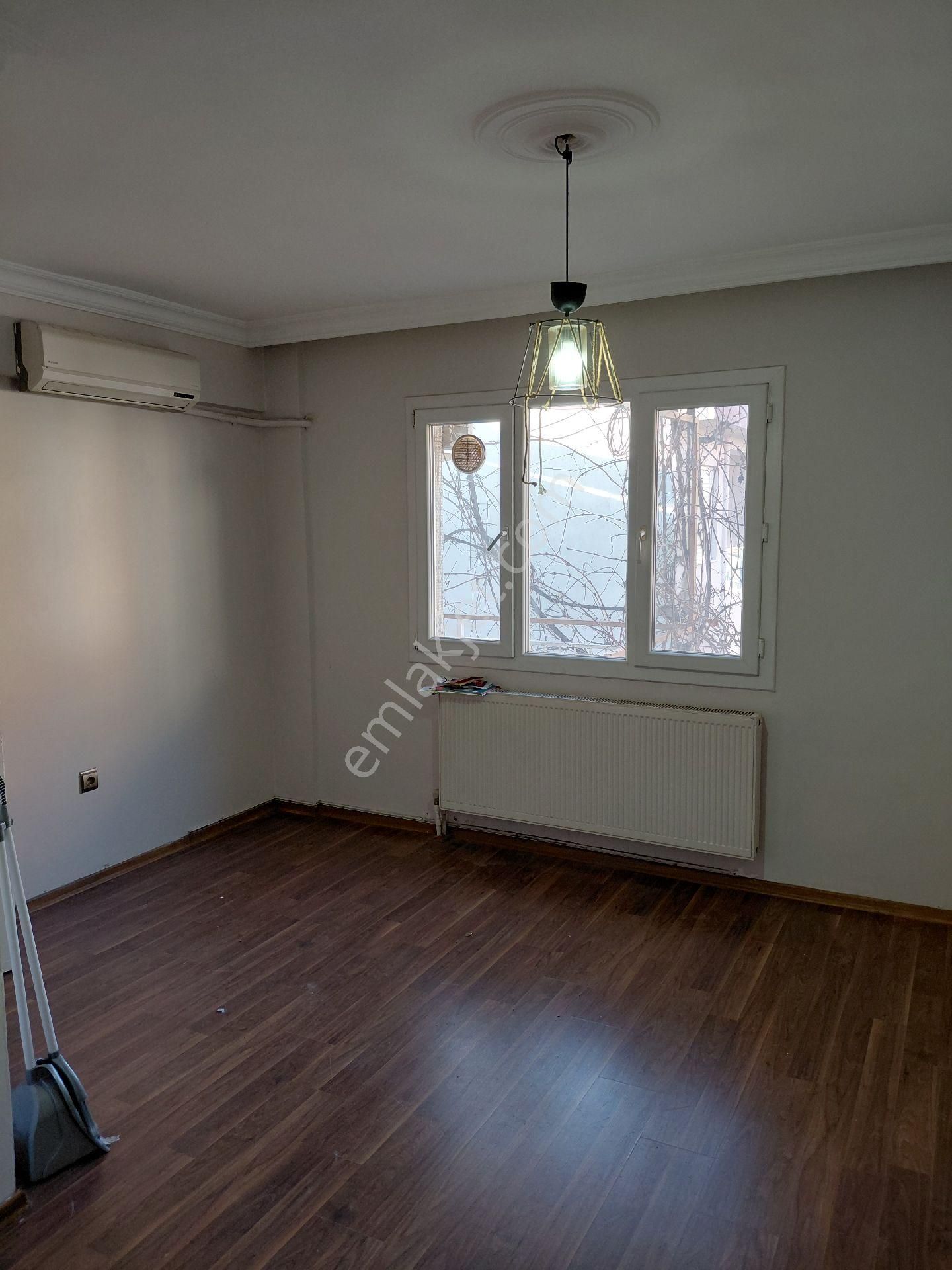 Buca Efeler Mahallesinde Kiralık Okul Yolunda 3+1 4.kat 120m2 Doğalgazlı Çift Balkonlu Klasik Daire - Görsel 11