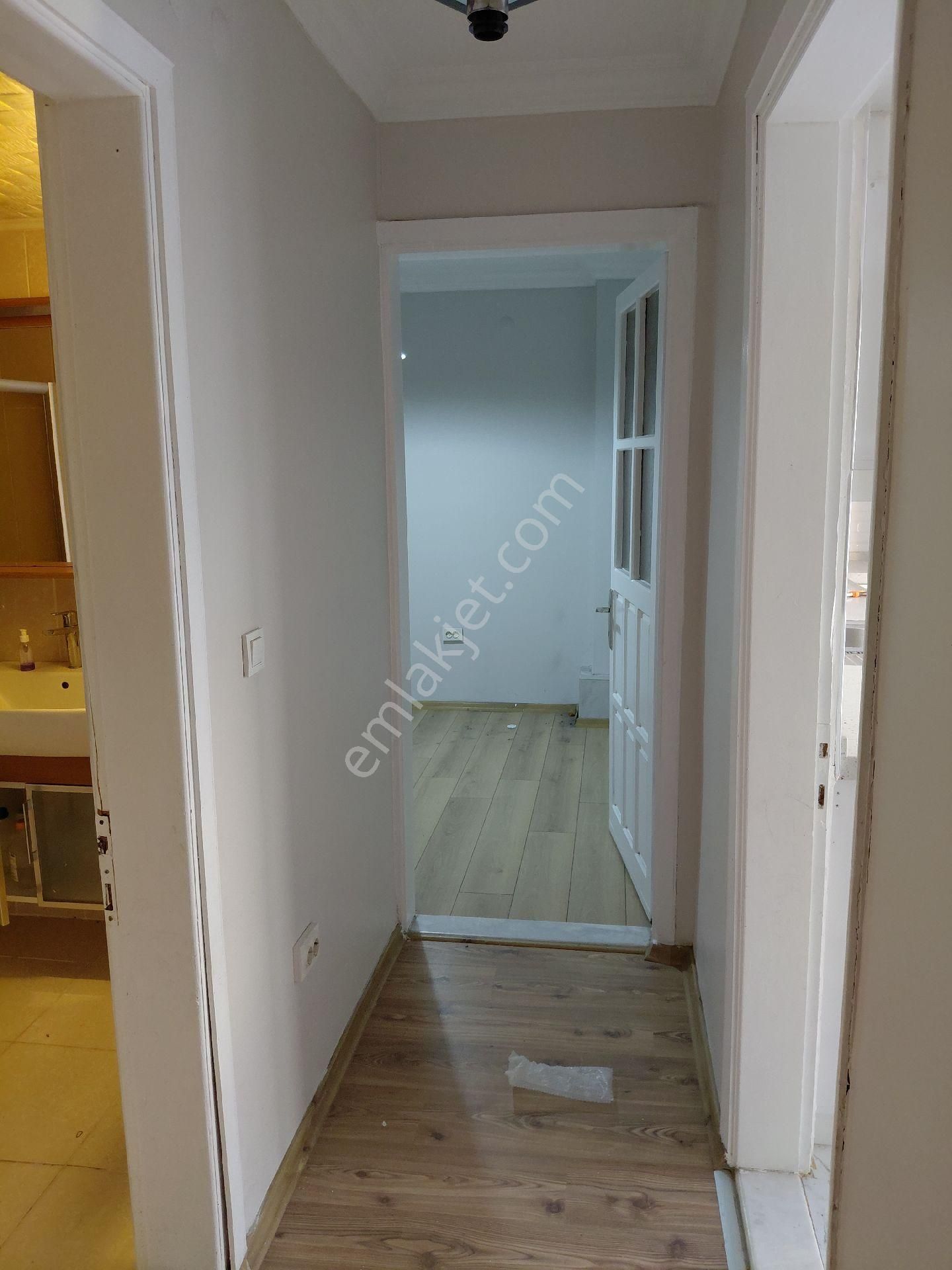 Buca Efeler Mahallesinde Kiralık Okul Yolunda 3+1 4.kat 120m2 Doğalgazlı Çift Balkonlu Klasik Daire - Görsel 8