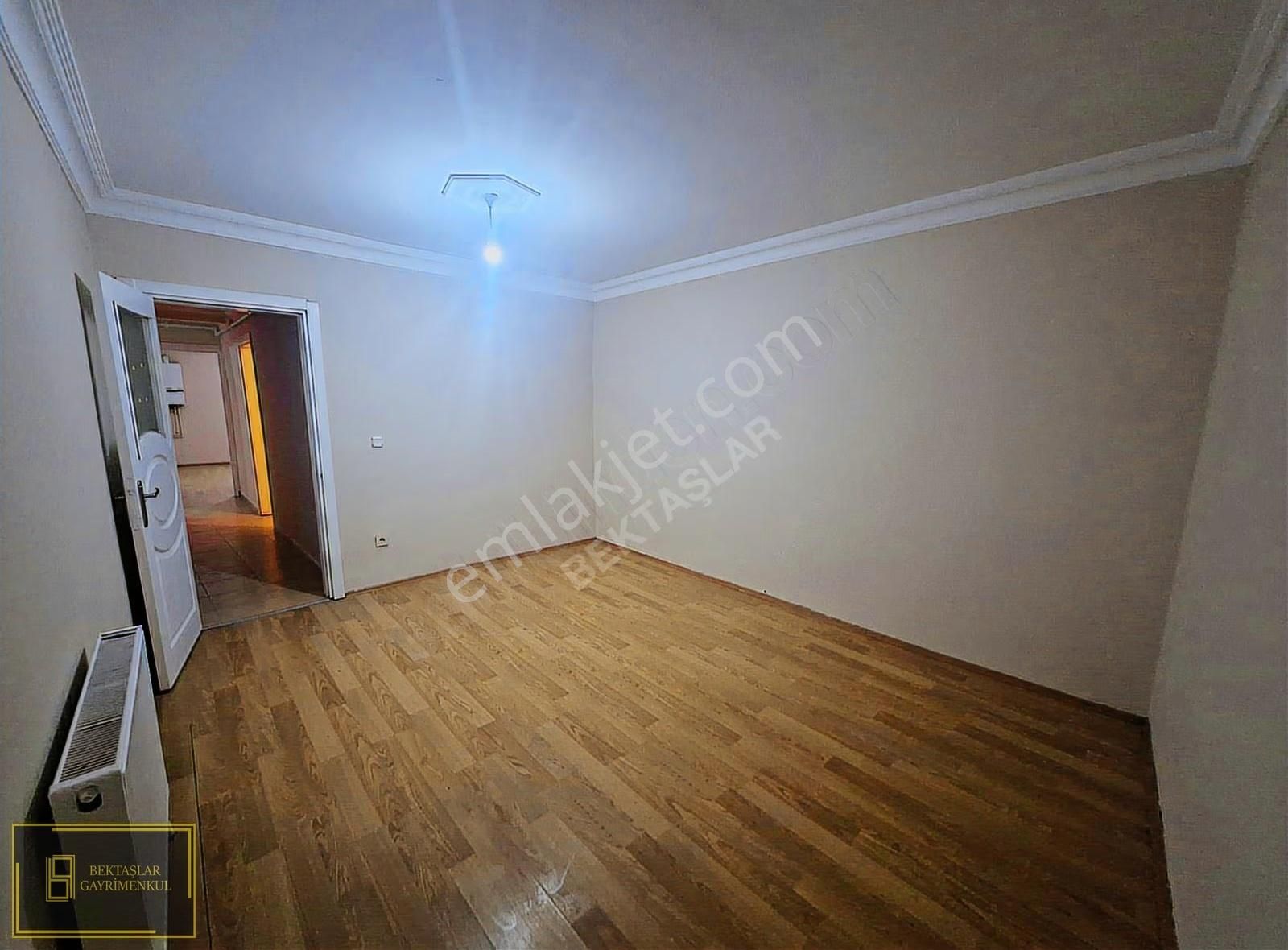 Zümrütevlerde;ulaşımı Kolay,kombili,bahçe Teraslı,geniş (2+1) - Görsel 6