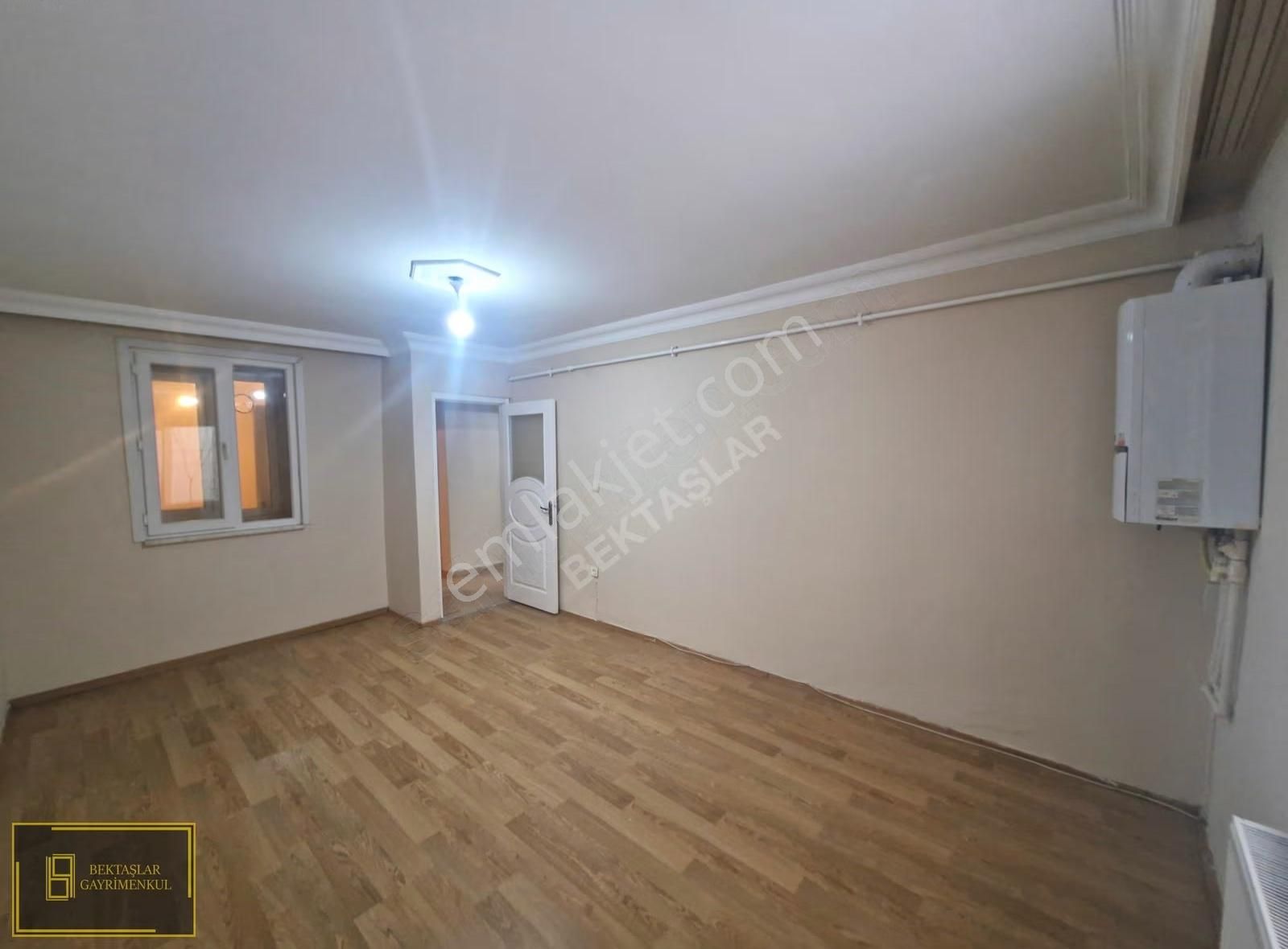 Zümrütevlerde;ulaşımı Kolay,kombili,bahçe Teraslı,geniş (2+1) - Görsel 26