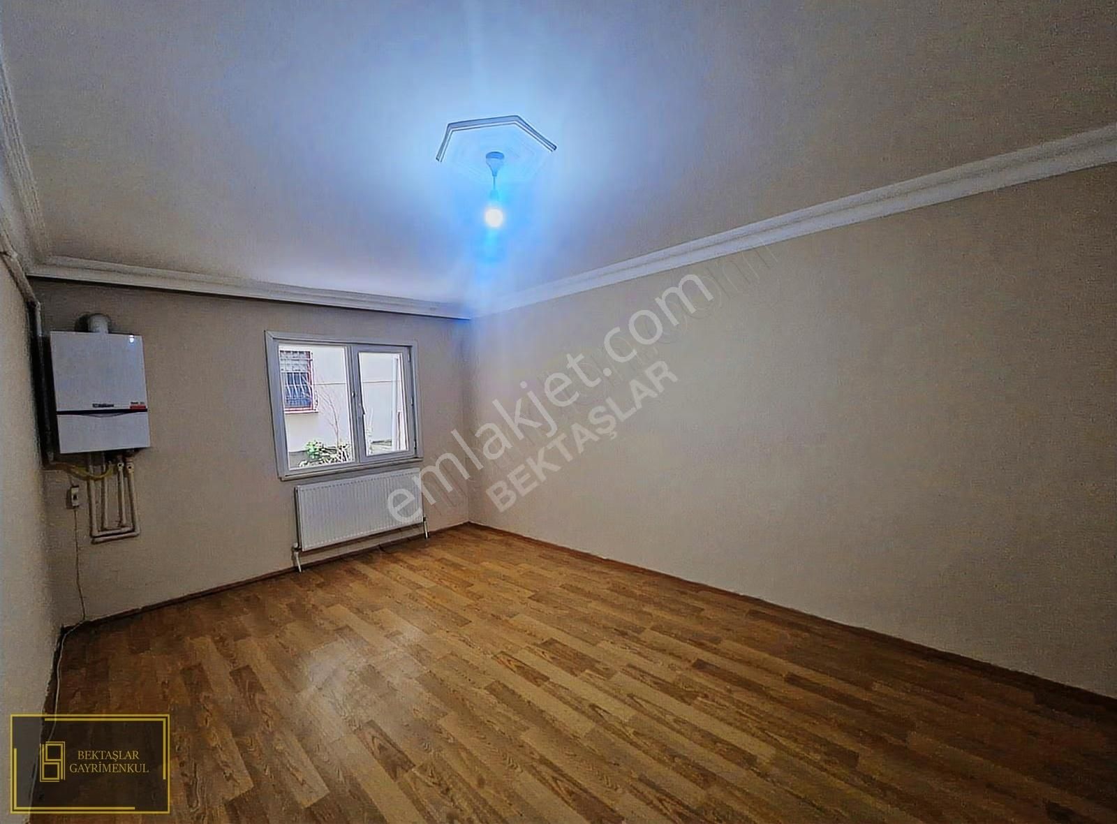 Zümrütevlerde;ulaşımı Kolay,kombili,bahçe Teraslı,geniş (2+1) - Görsel 23