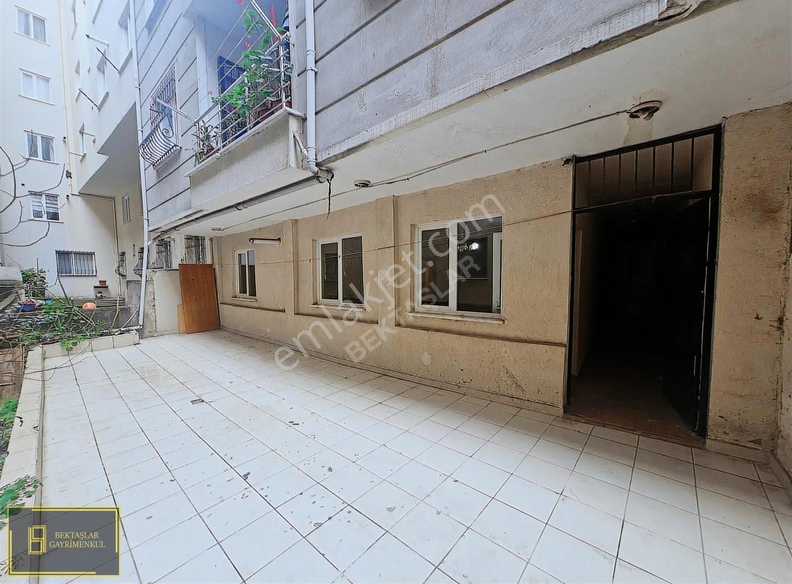 Zümrütevlerde;ulaşımı Kolay,kombili,bahçe Teraslı,geniş (2+1) - Görsel 20