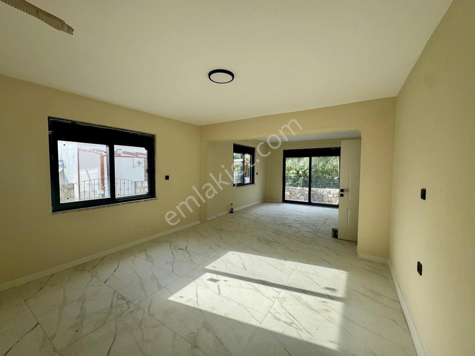 Eskada Komple Yenilenmiş, Müstakil 3+1 Kiralık Villa - Görsel 14