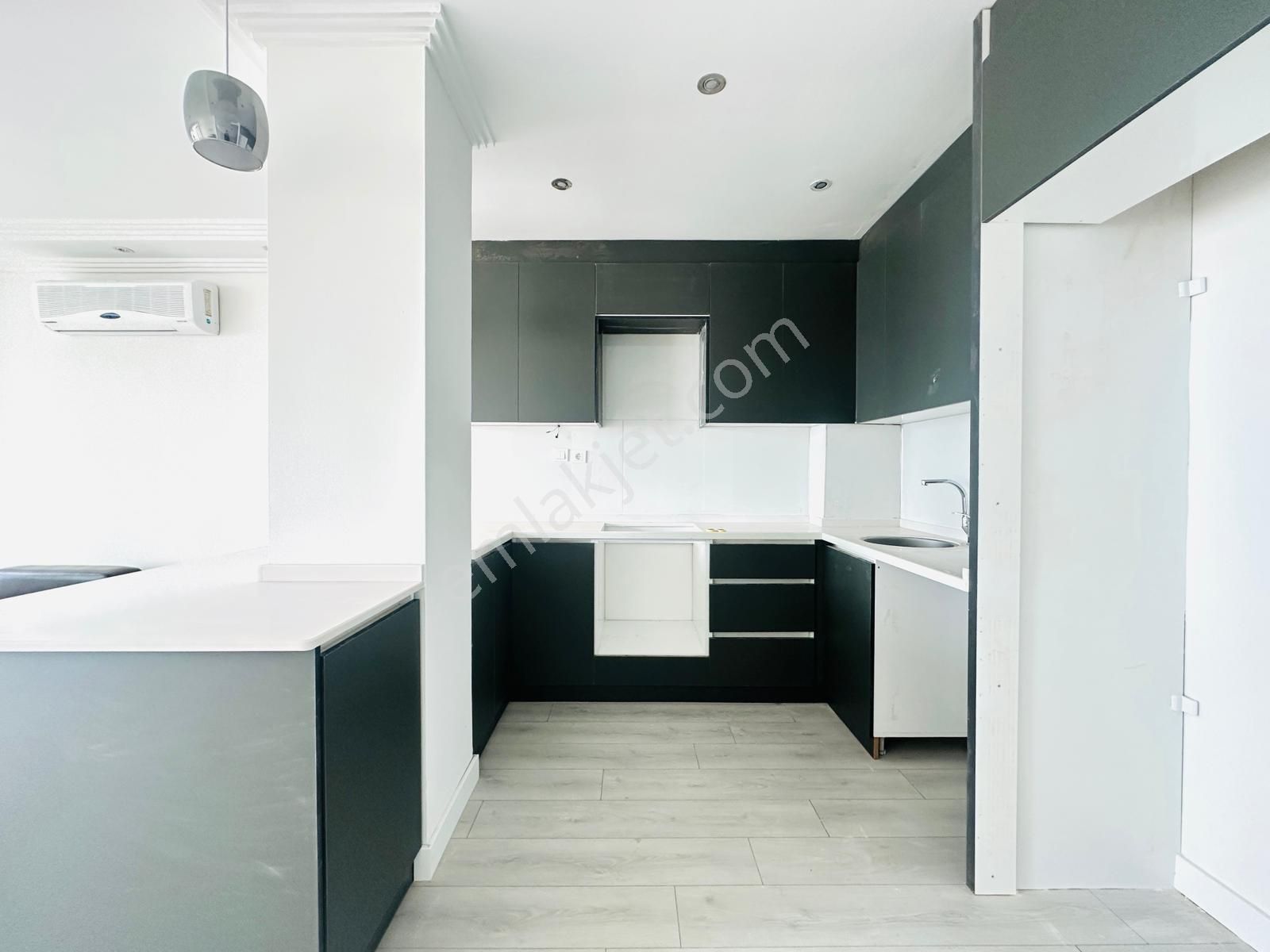 Marinaya Yürüme Mesafesinde Deniz Manzaralı 2+1 Daire Kiralık - Görsel 8