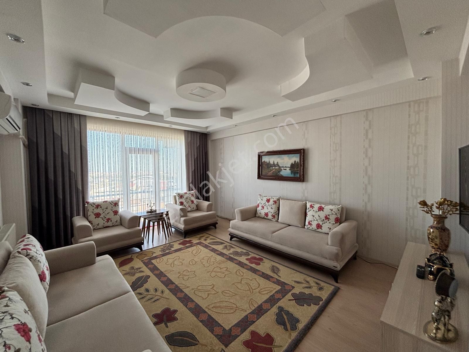 Makro Life Gayrimenkul'den Bağcılar Gökkuşağı Düğün Salonu Karşısı Satılık 3+1 Daire