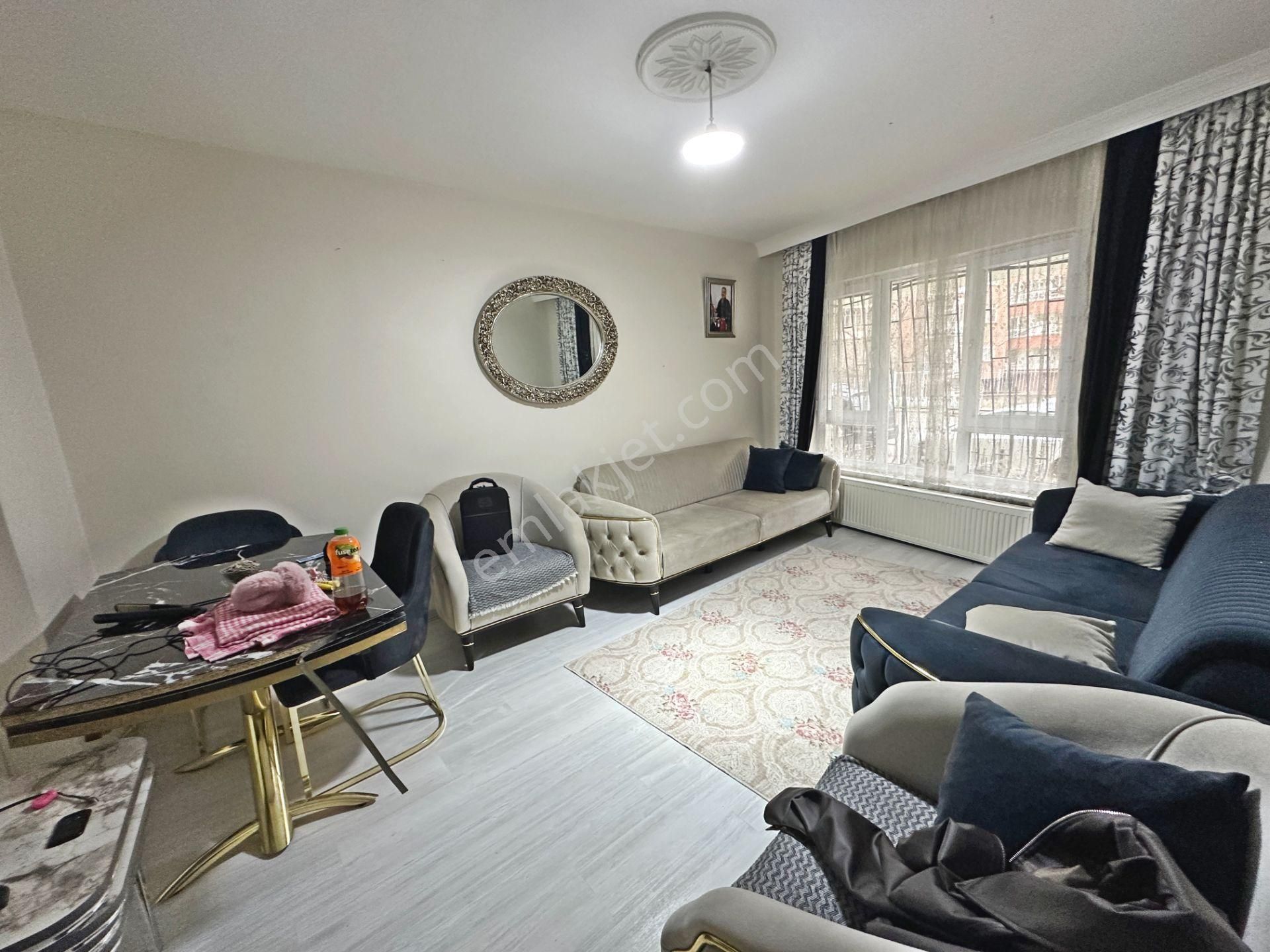 Dikimevi Metro Yakınında Ön Cephede Balkonlu 2+1 Satılık Daire - Görsel 3