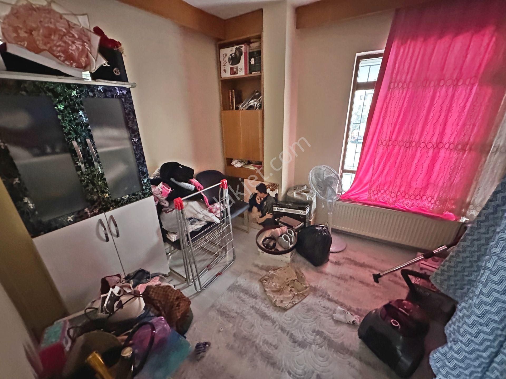 Dikimevi Metro Yakınında Ön Cephede Balkonlu 2+1 Satılık Daire - Görsel 4