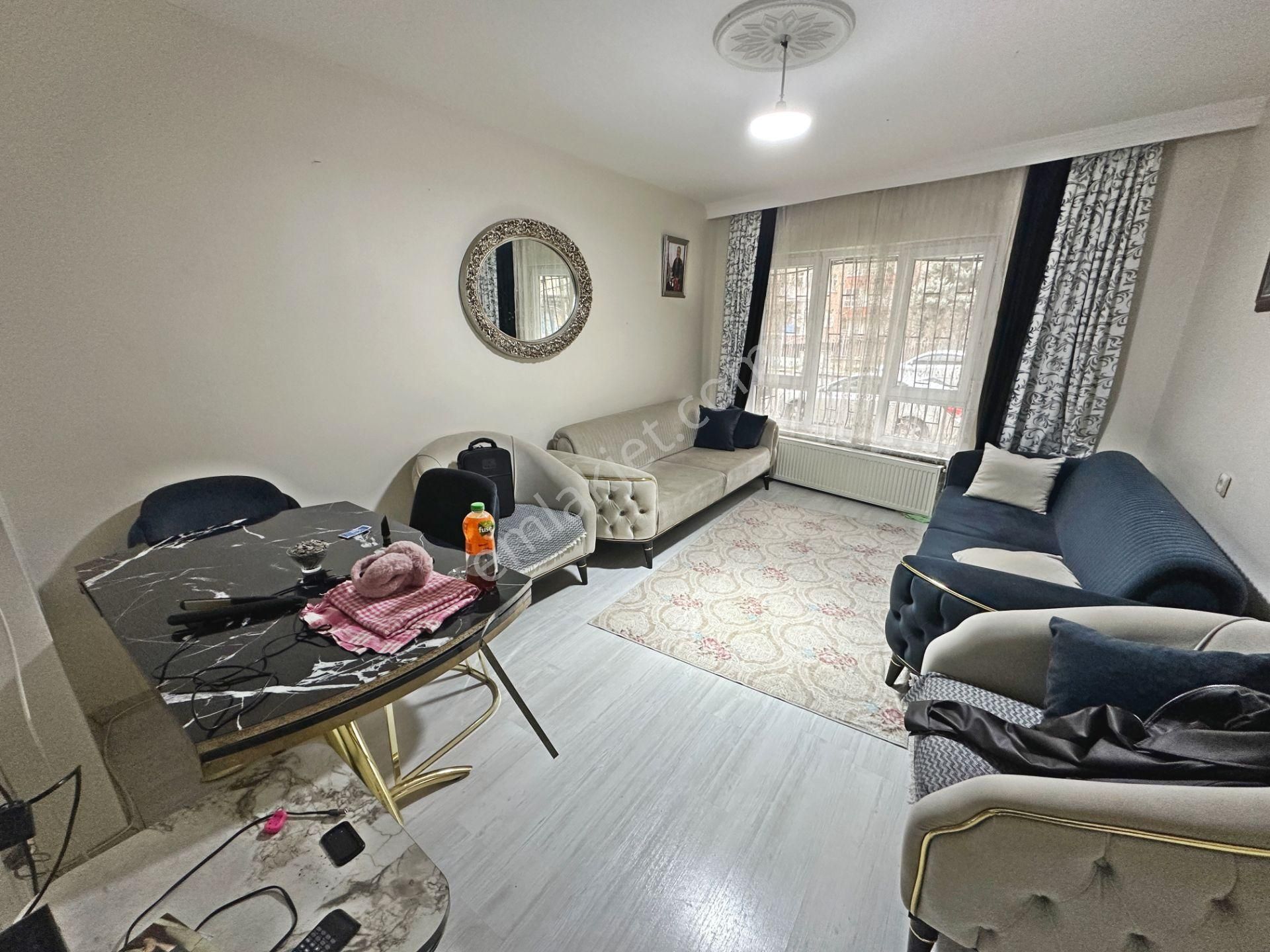 Dikimevi Metro Yakınında Ön Cephede Balkonlu 2+1 Satılık Daire - Görsel 2