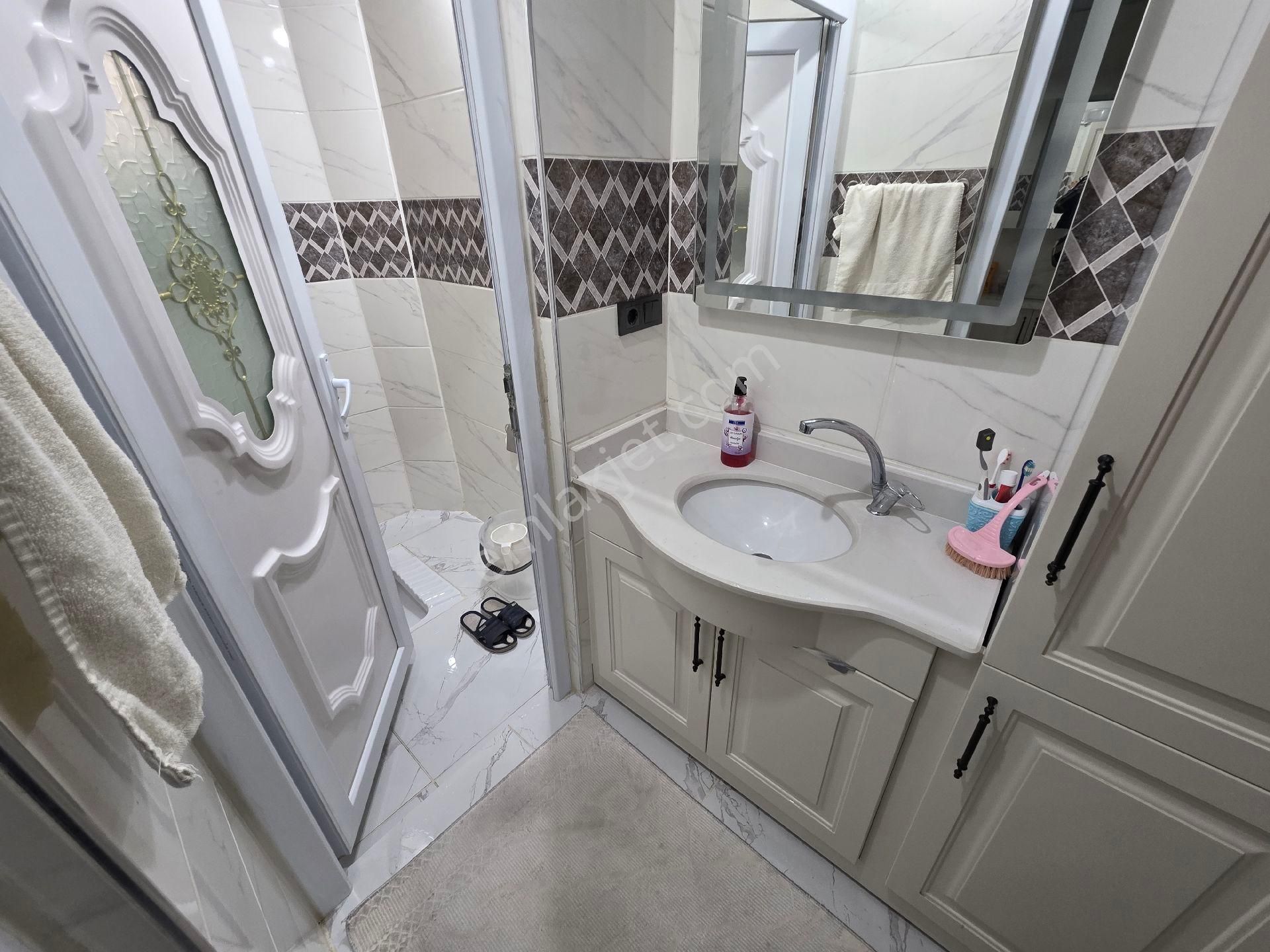 Yeşilevler'in En Geniş En Lüx 4+1 Kattan Bölme Dairesi - Görsel 23