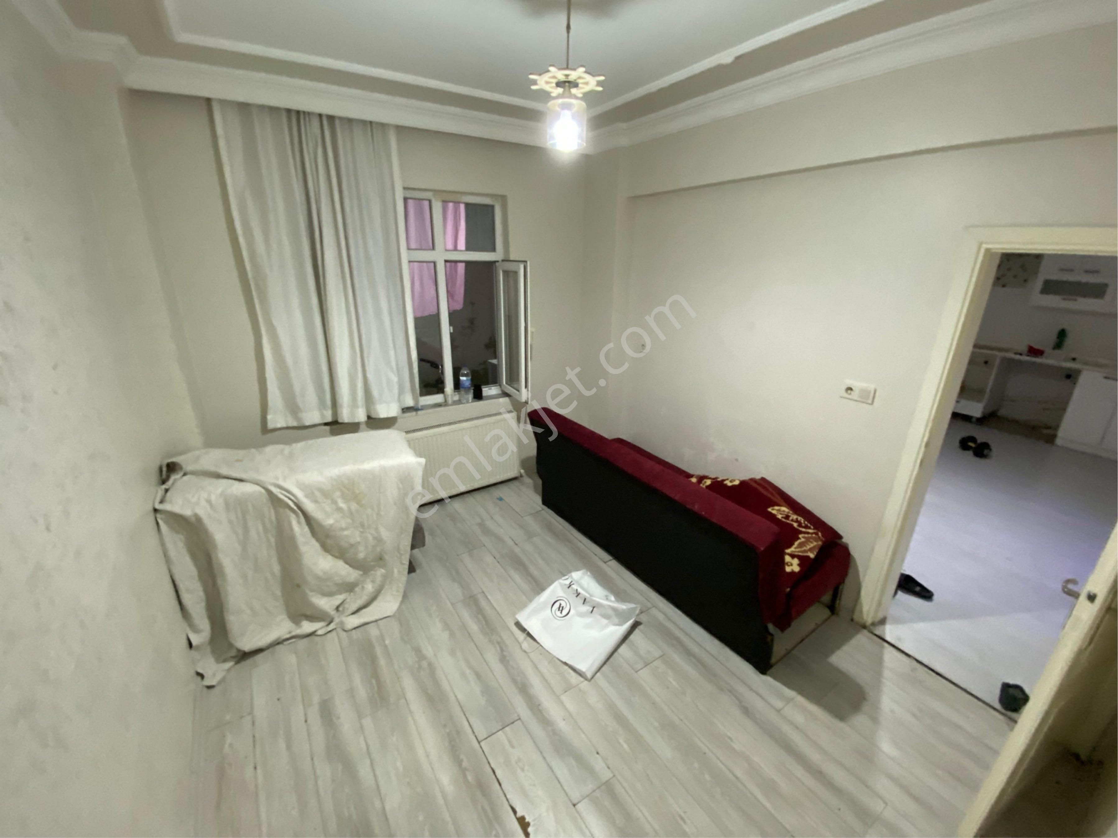 Aydın İnş.uğurmumcu Mah 3+1 130m2 Bahçe Katı Ebeveyn Banyolu Yabancı Aile Uygun