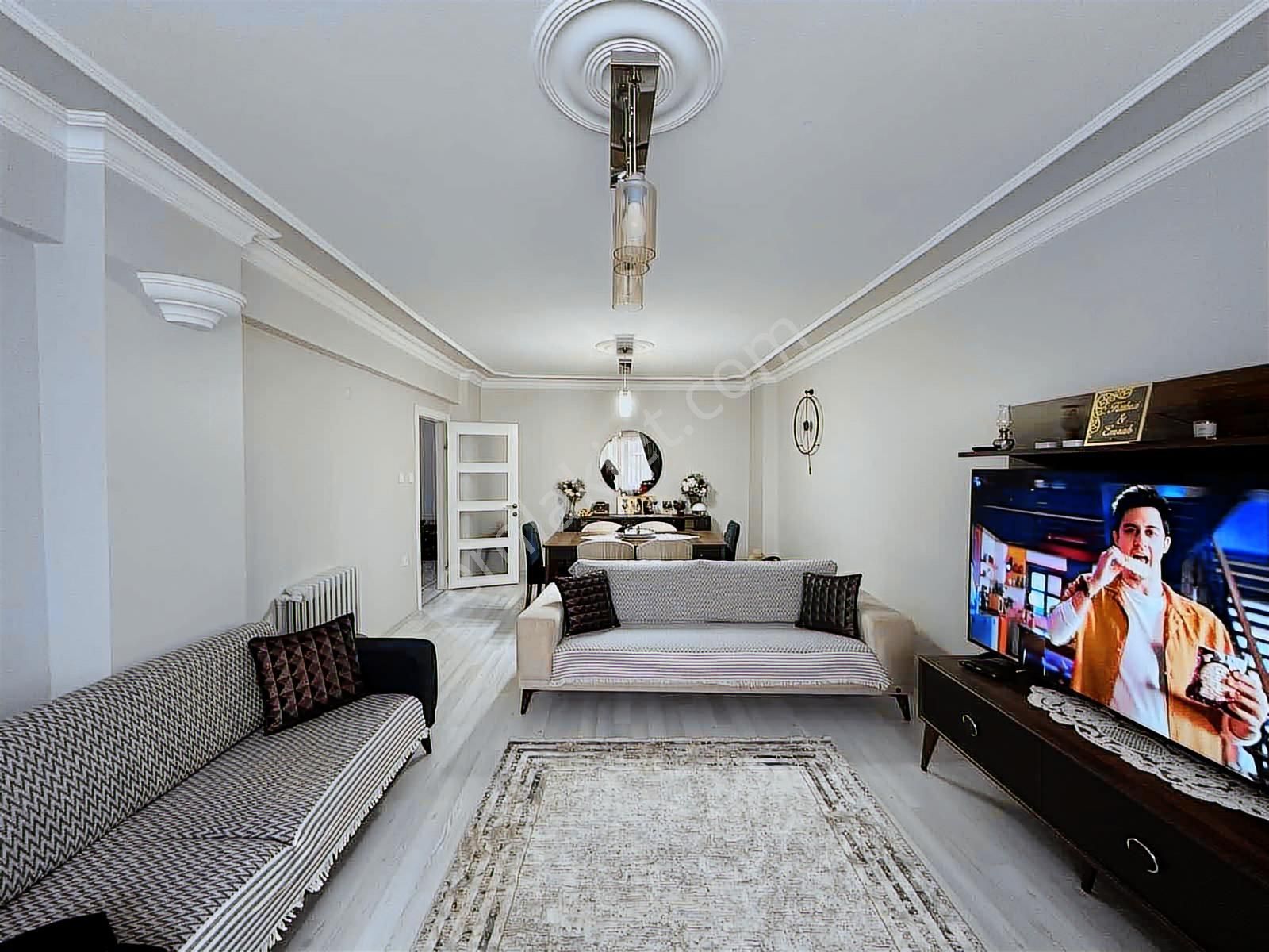 Muhittin Mh De Satılık 3+1 İçi Ful Yapılı