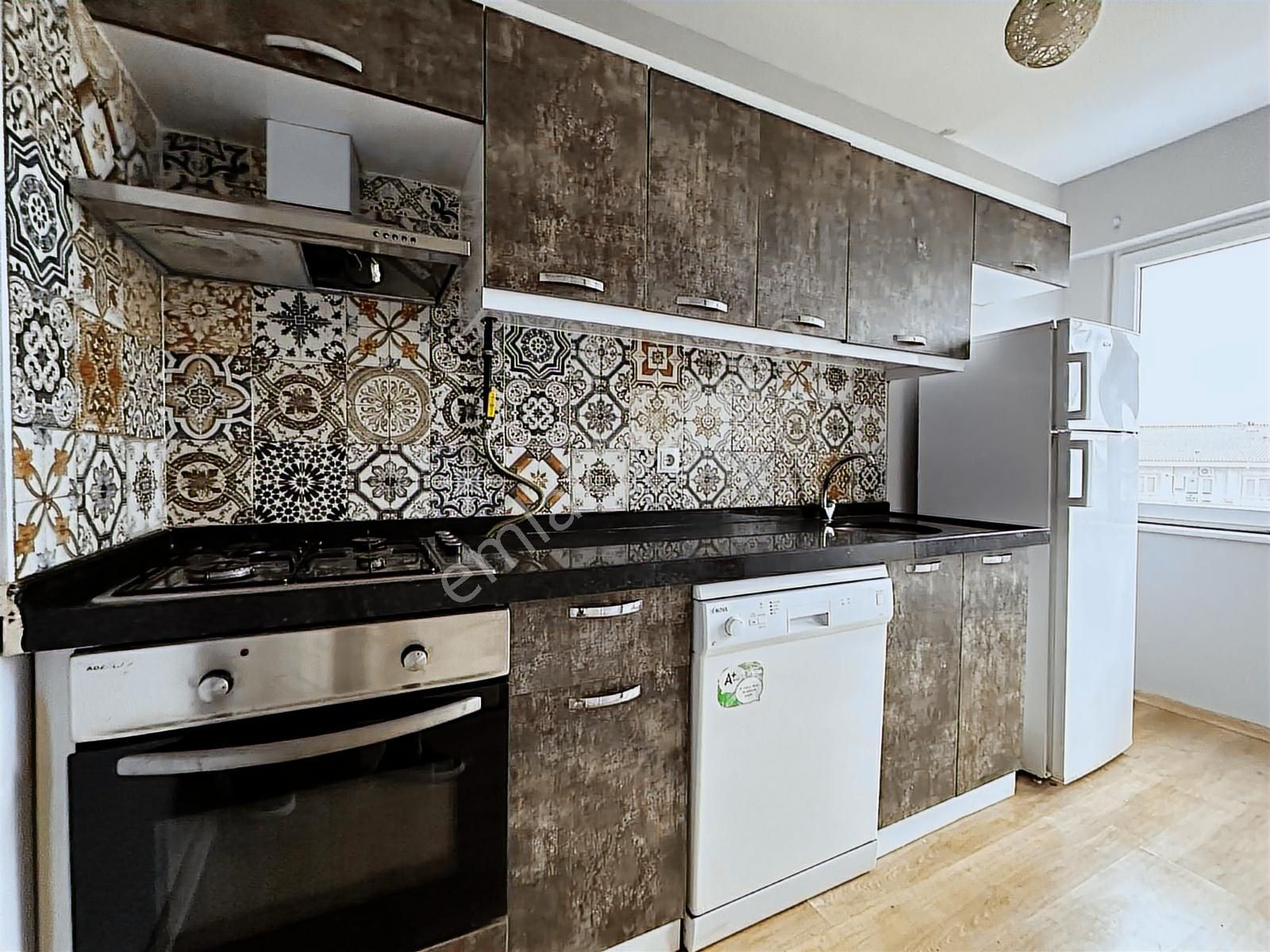 Remax Advantage'dan Mustaç Market'in Arkasında 2+1 Kapalı Mutfak - Görsel 2