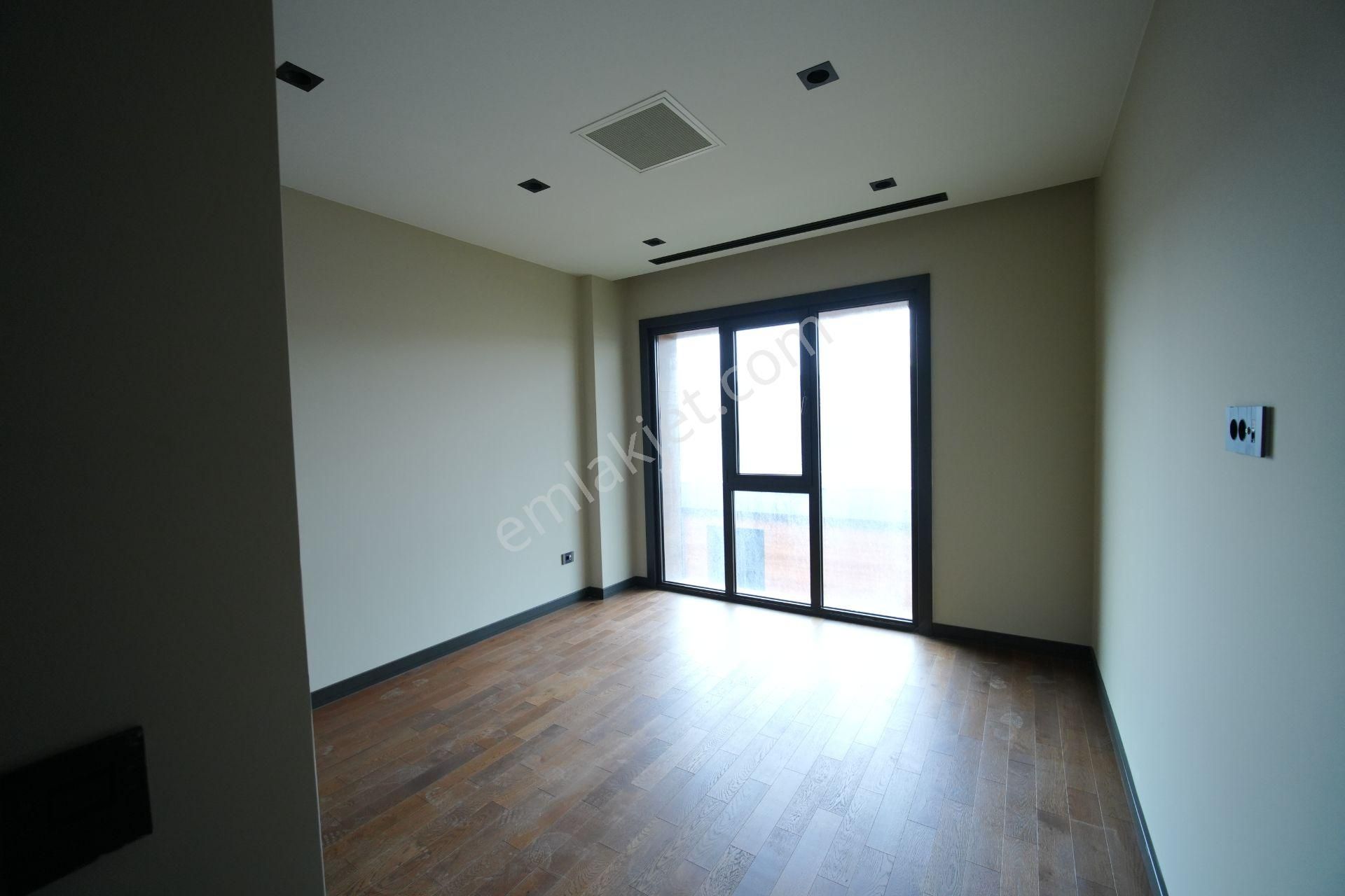 Mevsim İstanbul Bahçeşehir 7+2 Müstakil Tripleks Satılık Villa - Görsel 18