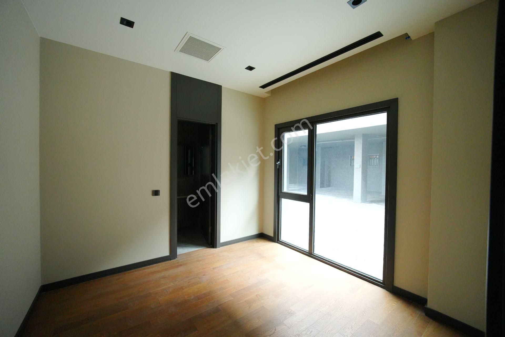 Mevsim İstanbul Bahçeşehir 7+2 Müstakil Tripleks Satılık Villa - Görsel 13